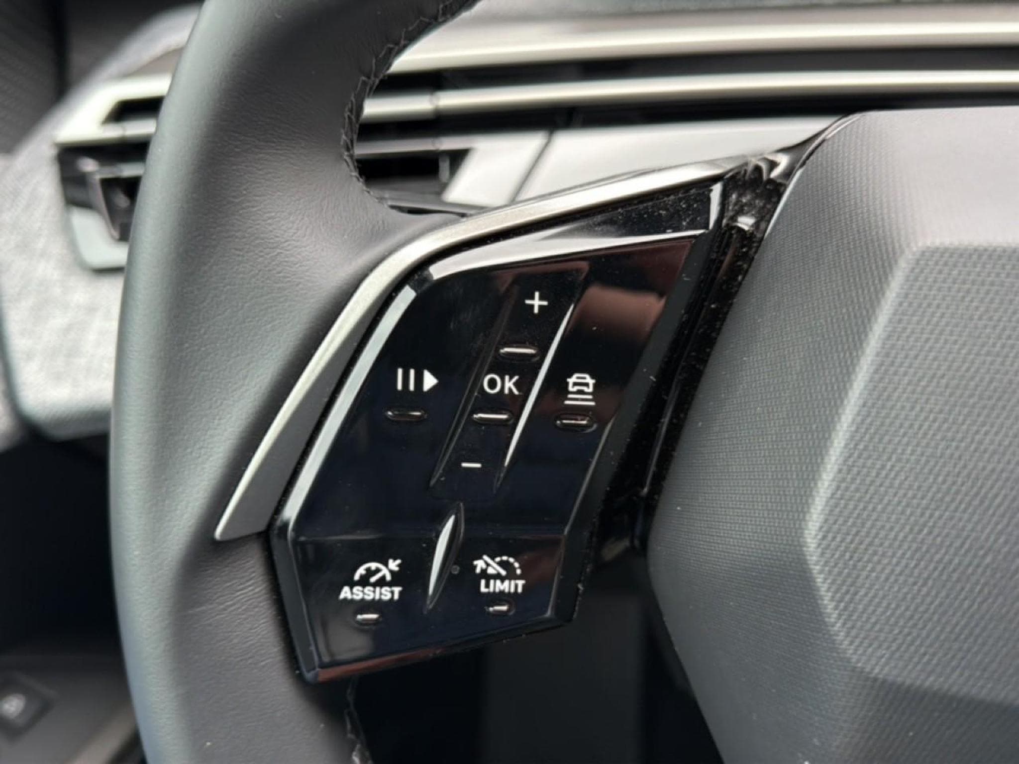 Peugeot 5008 HYBRID 145 ALLURE E-DCS6 (2025) - Foto 18