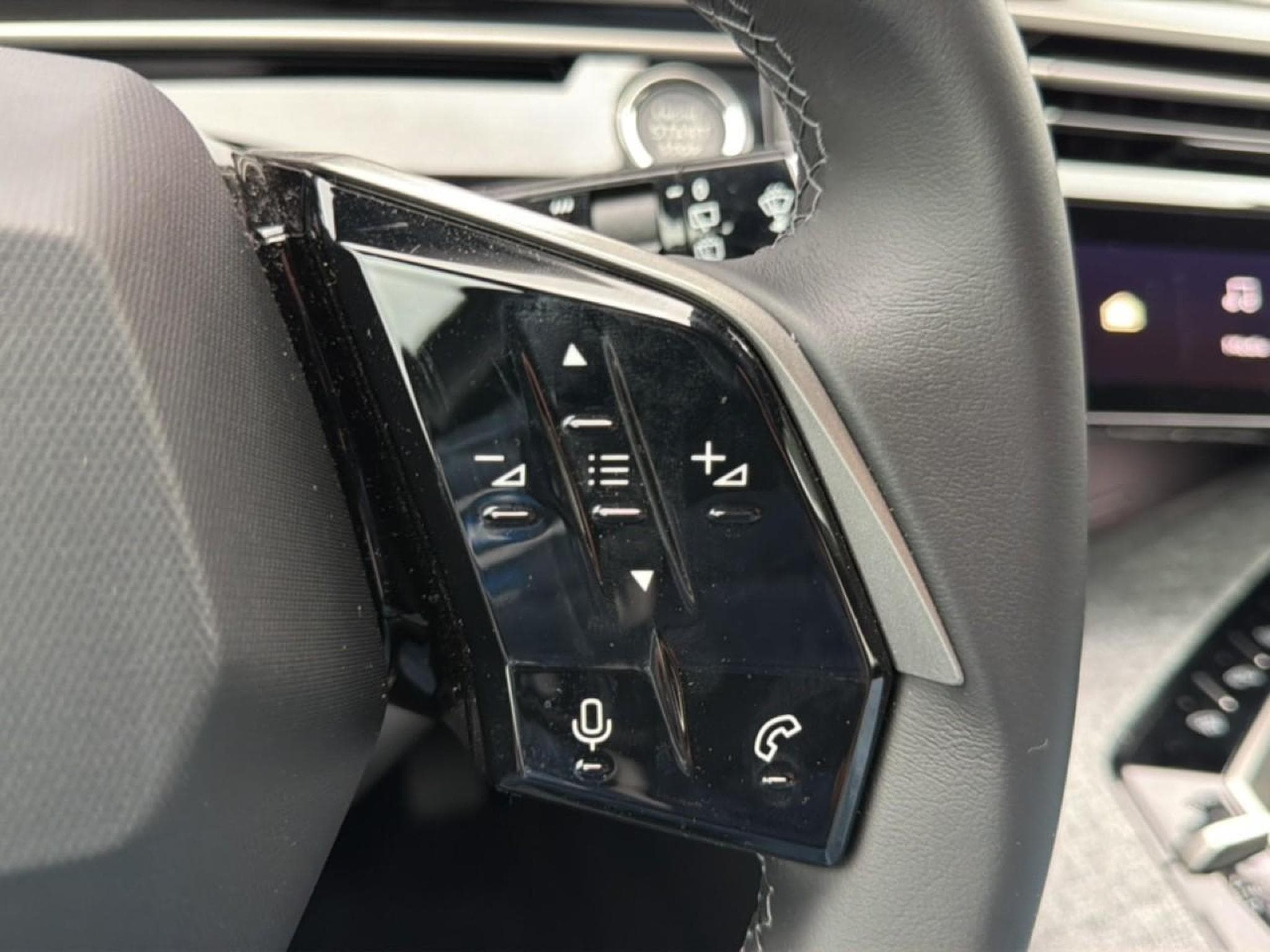 Peugeot 5008 HYBRID 145 ALLURE E-DCS6 (2025) - Foto 19