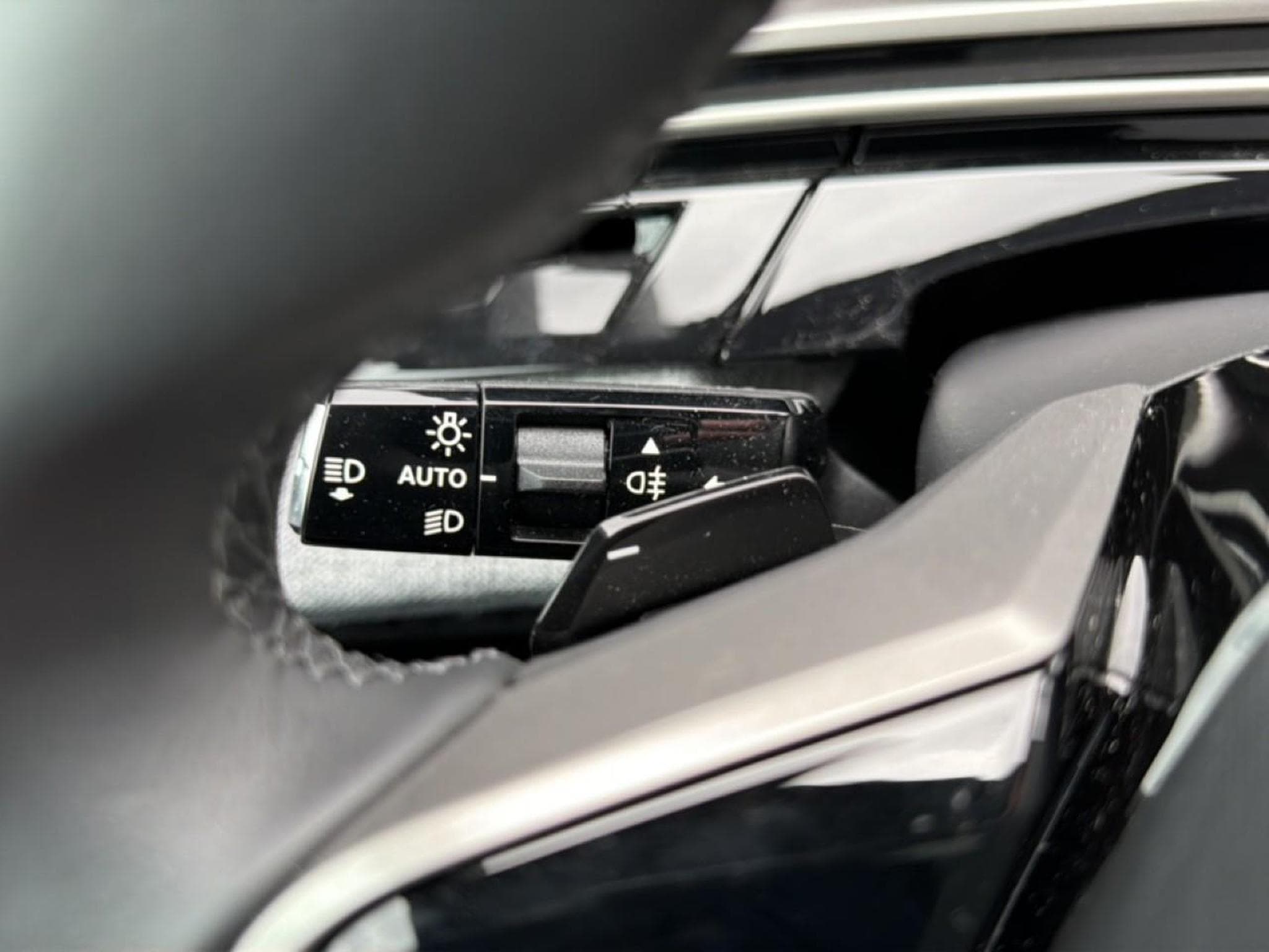 Peugeot 5008 HYBRID 145 ALLURE E-DCS6 (2025) - Foto 20