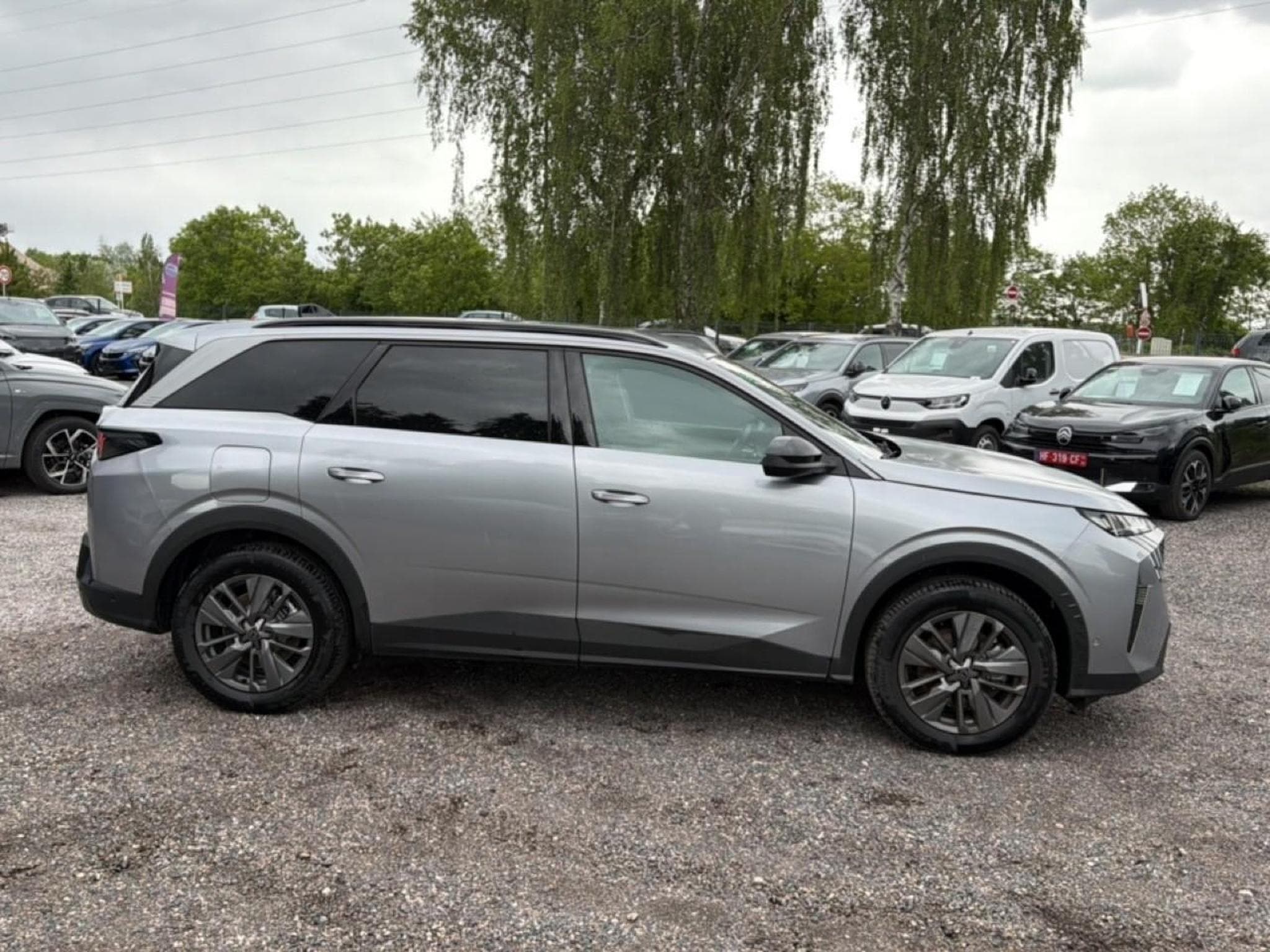 Peugeot 5008 HYBRID 145 ALLURE E-DCS6 (2025) - Foto 4