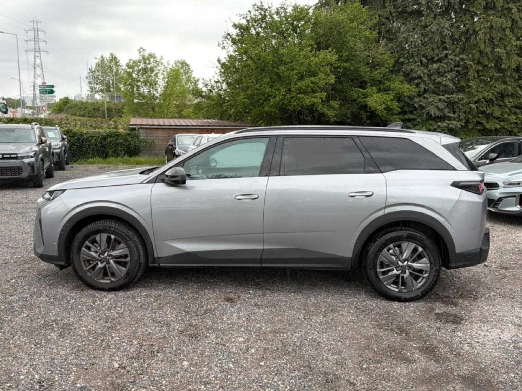 Peugeot 5008 HYBRID 145 ALLURE E-DCS6 (2025) - Foto 8