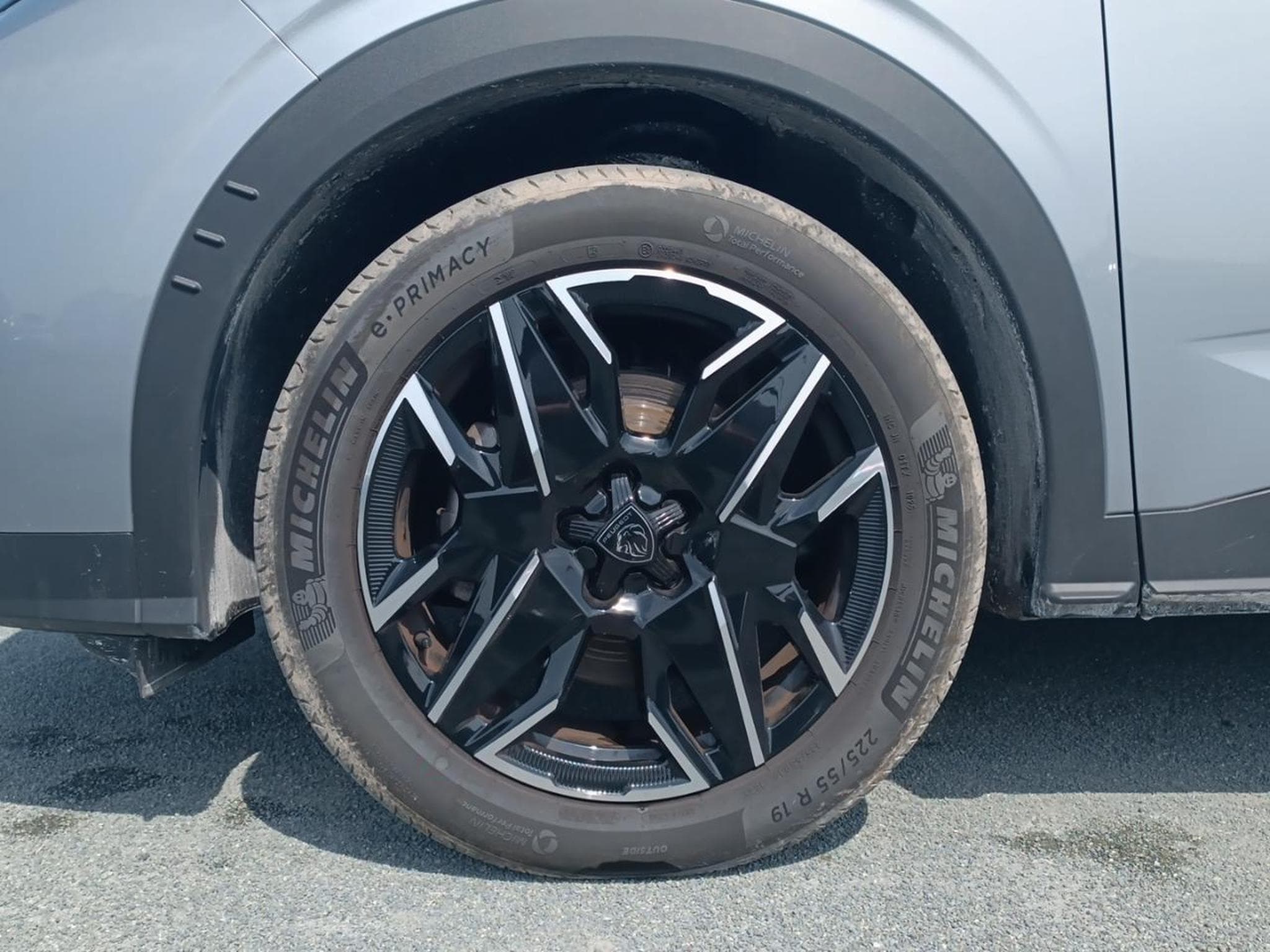 Peugeot 5008 HYBRID 145 ALLURE E-DCS6 (2025) - Foto 10