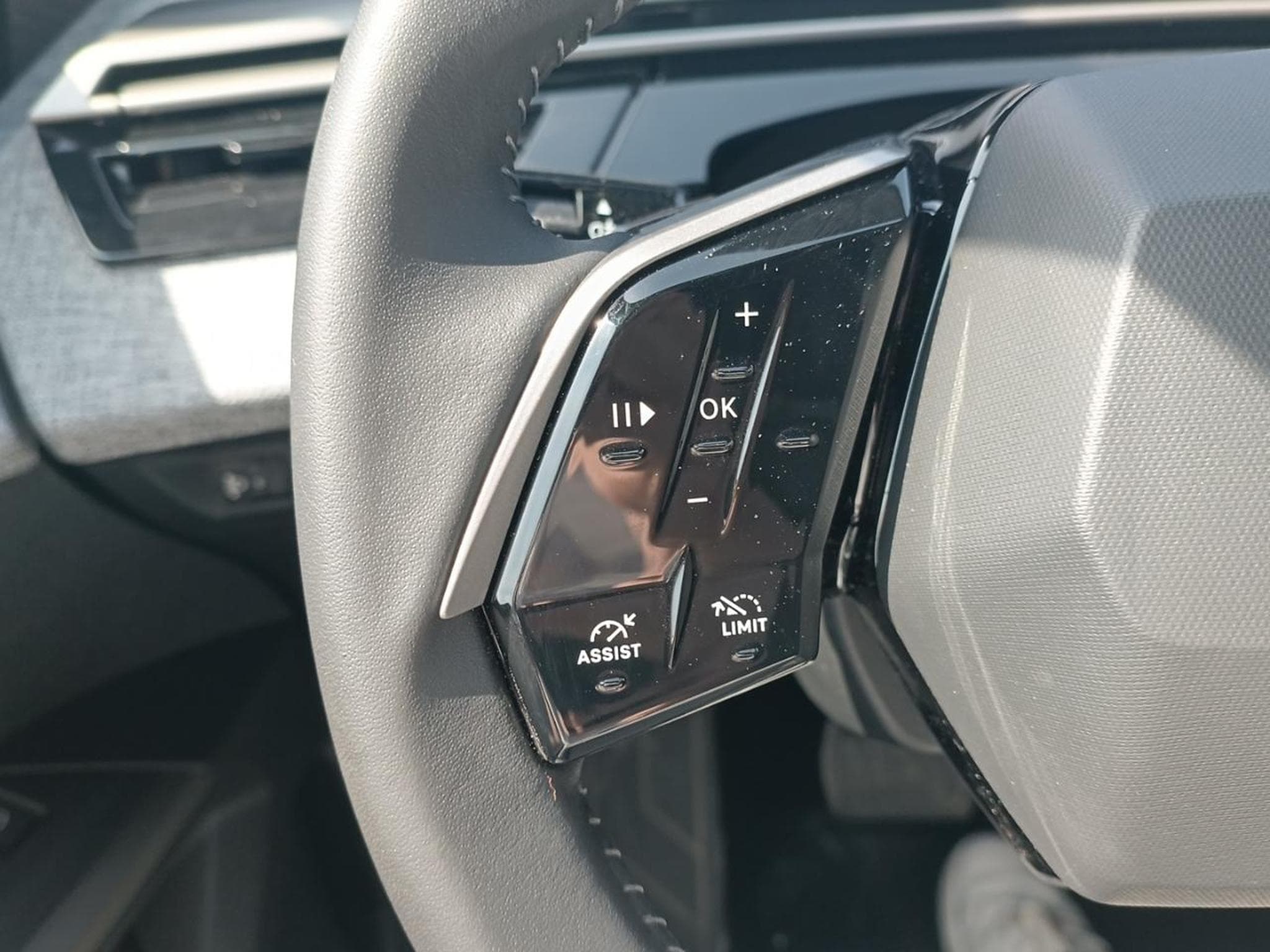 Peugeot 5008 HYBRID 145 ALLURE E-DCS6 (2025) - Foto 14