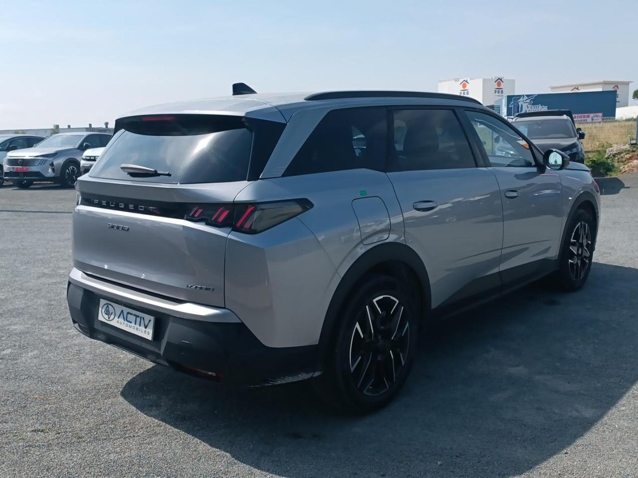 Peugeot 5008 HYBRID 145 ALLURE E-DCS6 (2025) - Foto 5