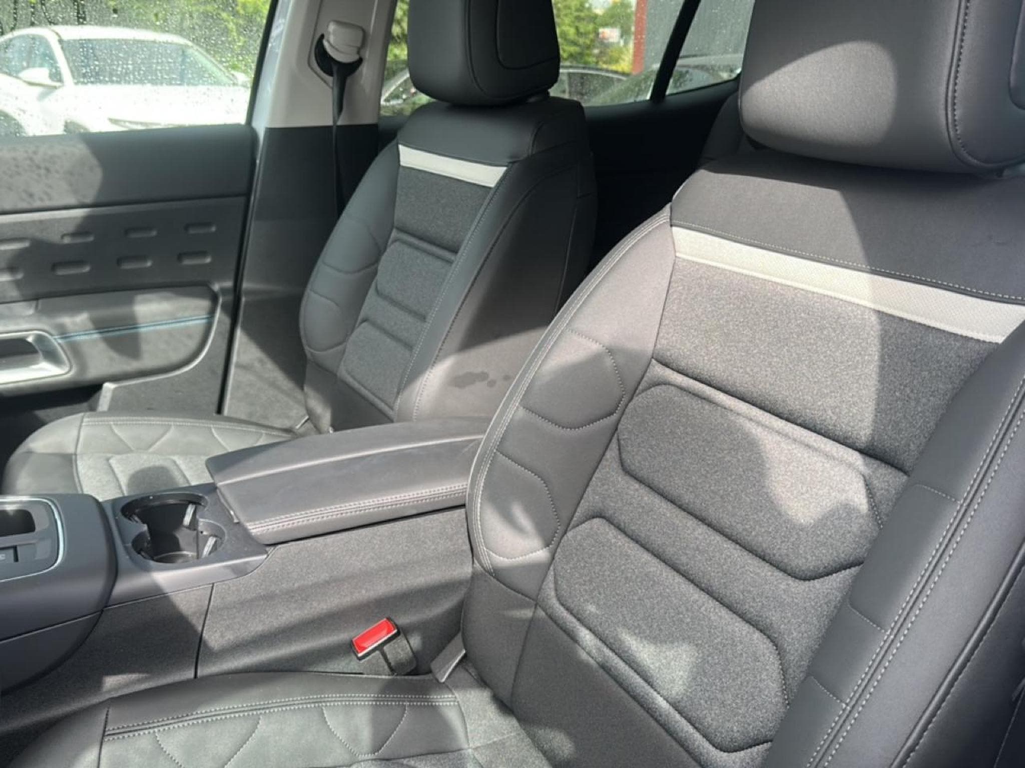 Citroen C5 AIRCROSS 1.2 HYBRIDE 145 MAX BOITE AUTOMATIQUE (2025) - Foto 15