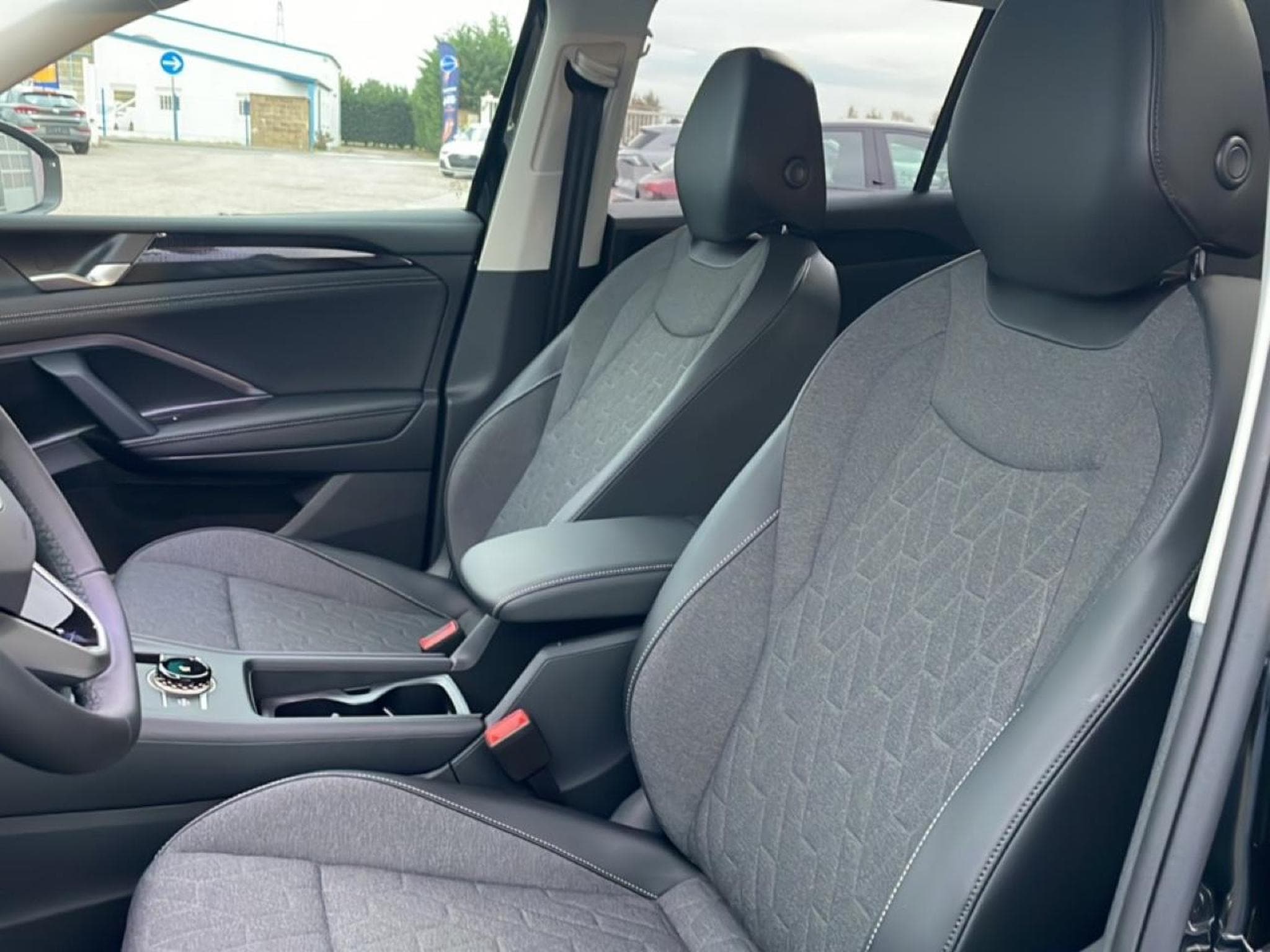 VW TIGUAN 1.5 ETSI 150 LIFE DSG7 (2025) - Foto 12