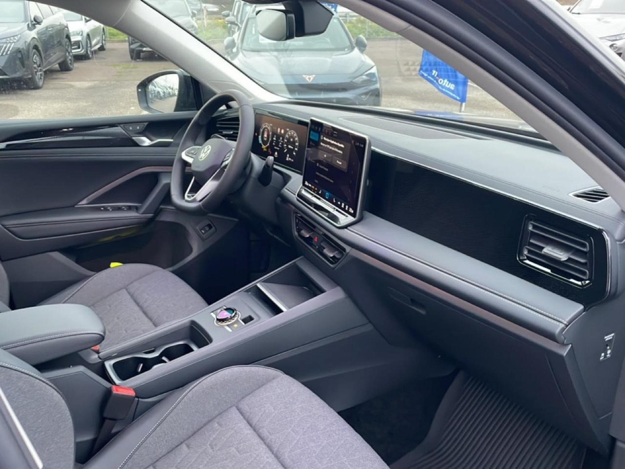 VW TIGUAN 1.5 ETSI 150 LIFE DSG7 (2025) - Foto 17
