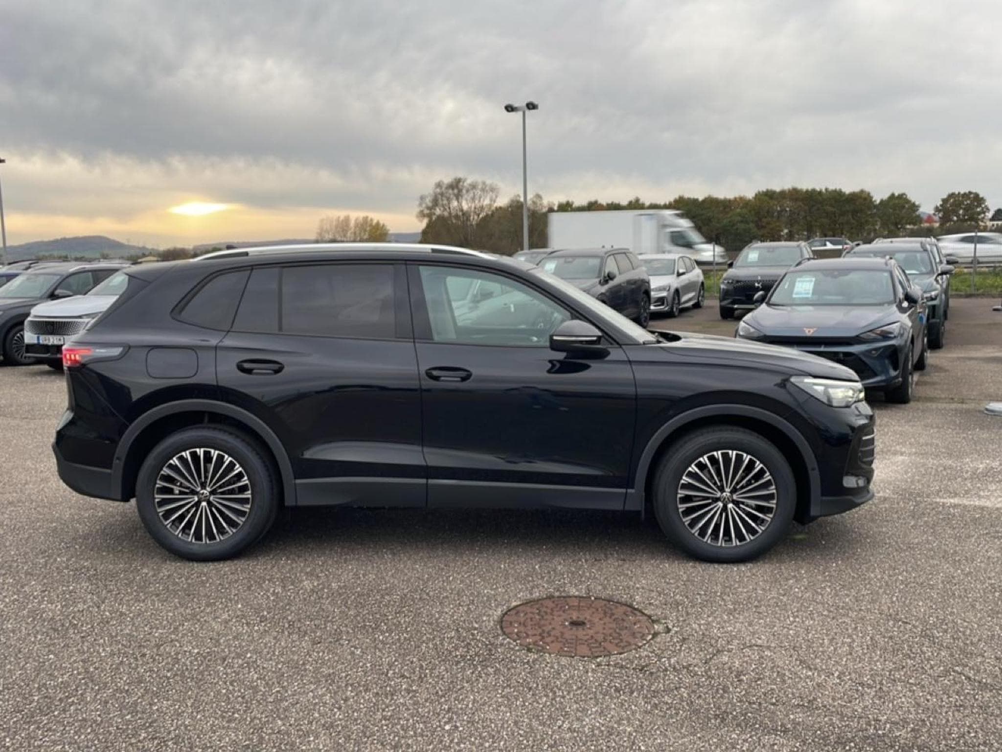 VW TIGUAN 1.5 ETSI 150 LIFE DSG7 (2025) - Foto 4