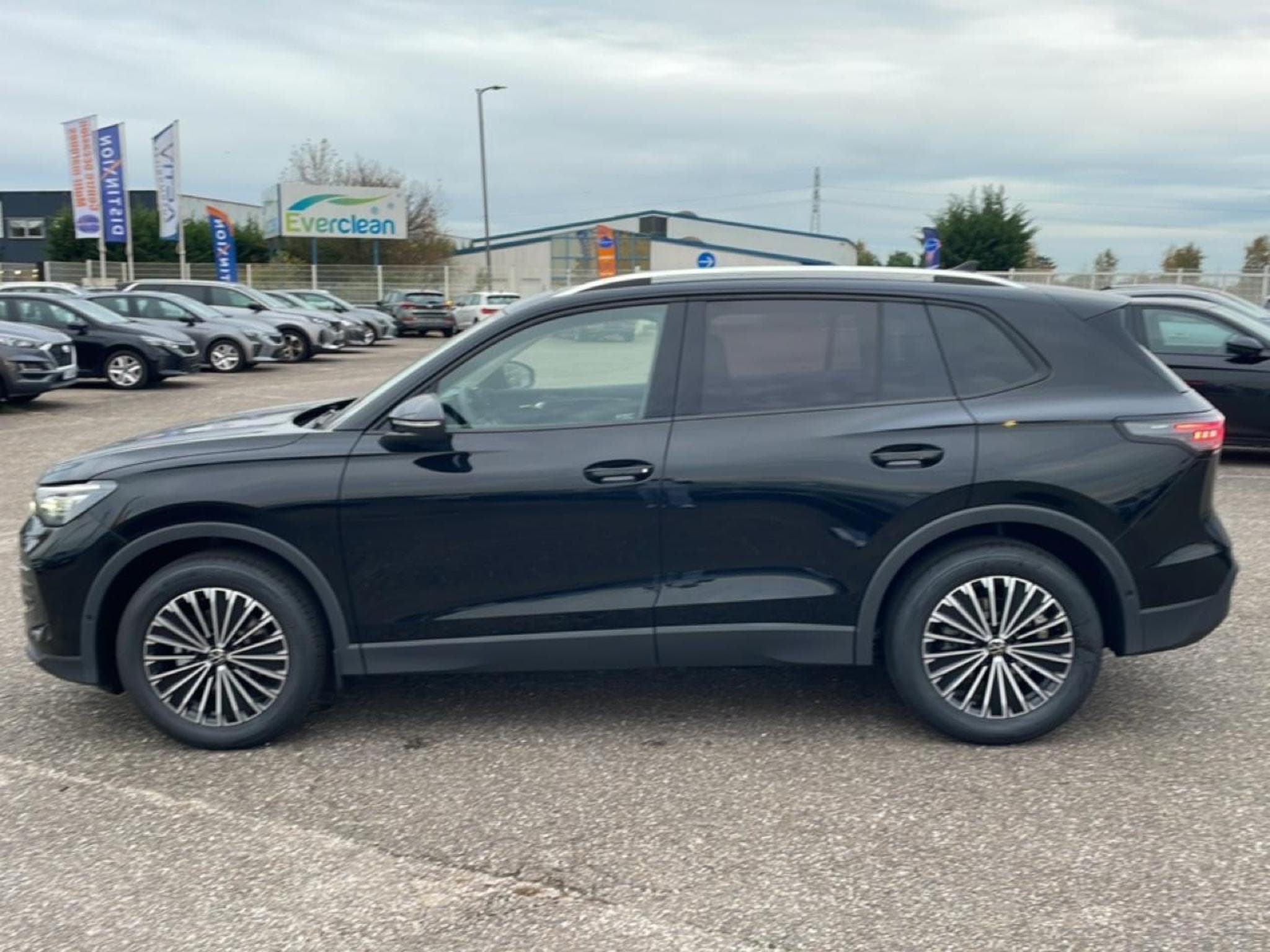 VW TIGUAN 1.5 ETSI 150 LIFE DSG7 (2025) - Foto 8