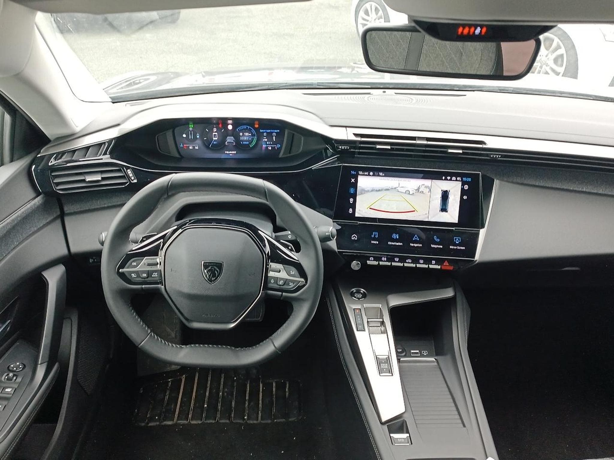 Peugeot 408 HYBRID 145 ALLURE E-DCS6 (2024) - Foto 11