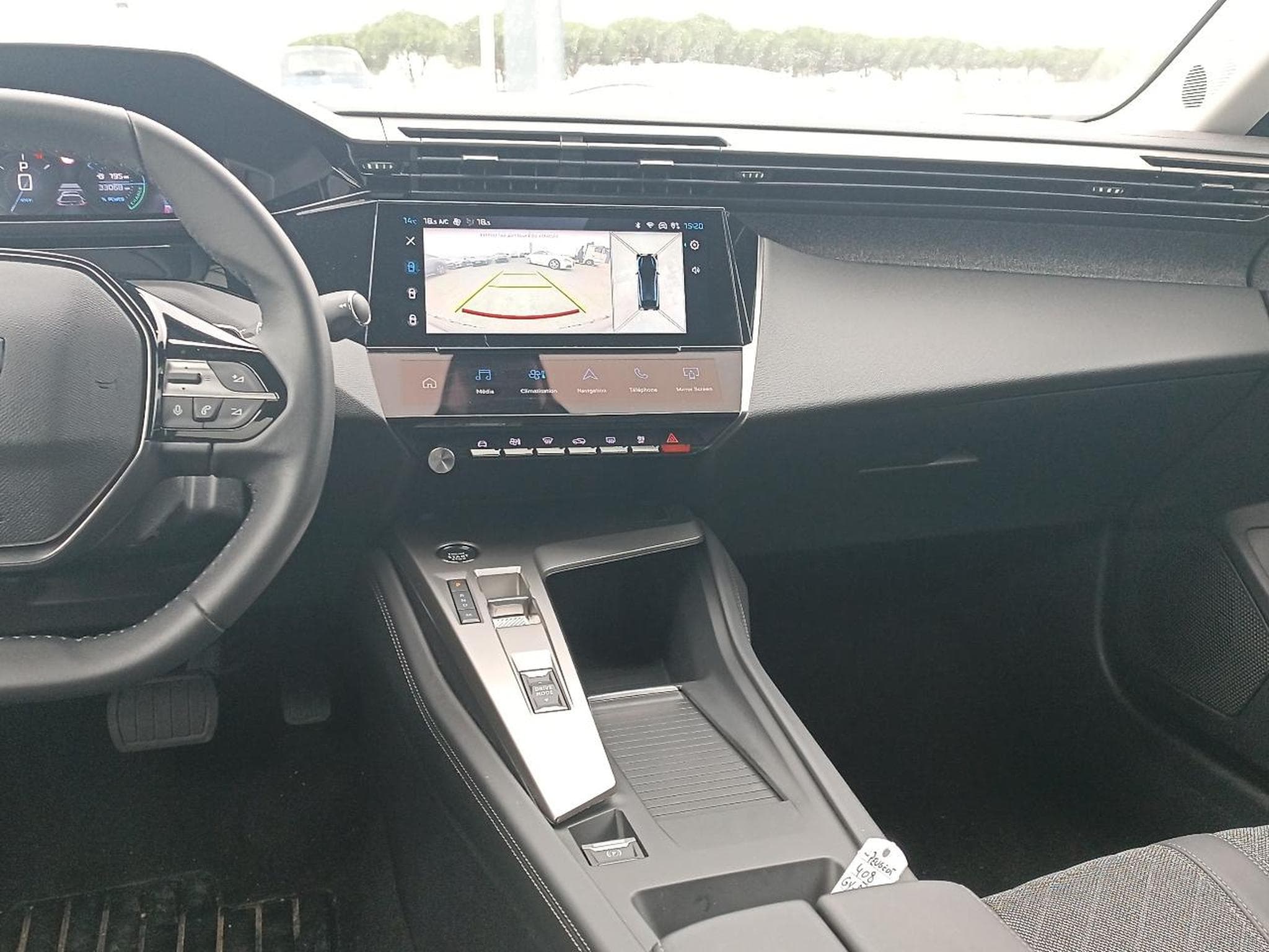 Peugeot 408 HYBRID 145 ALLURE E-DCS6 (2024) - Foto 12