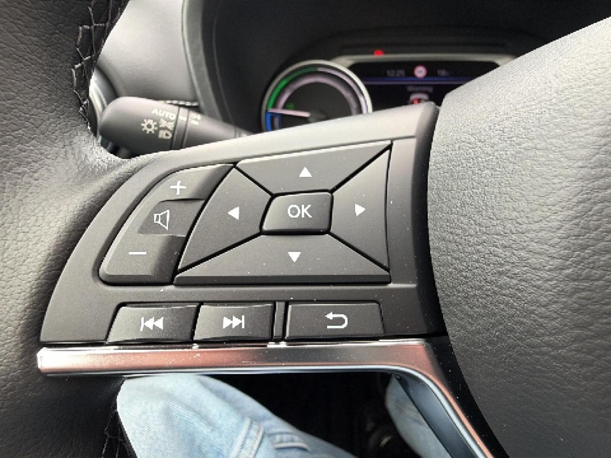 Nissan JUKE 1.6 HYBRID 143 N-CONNECTA (2023) - Foto 14