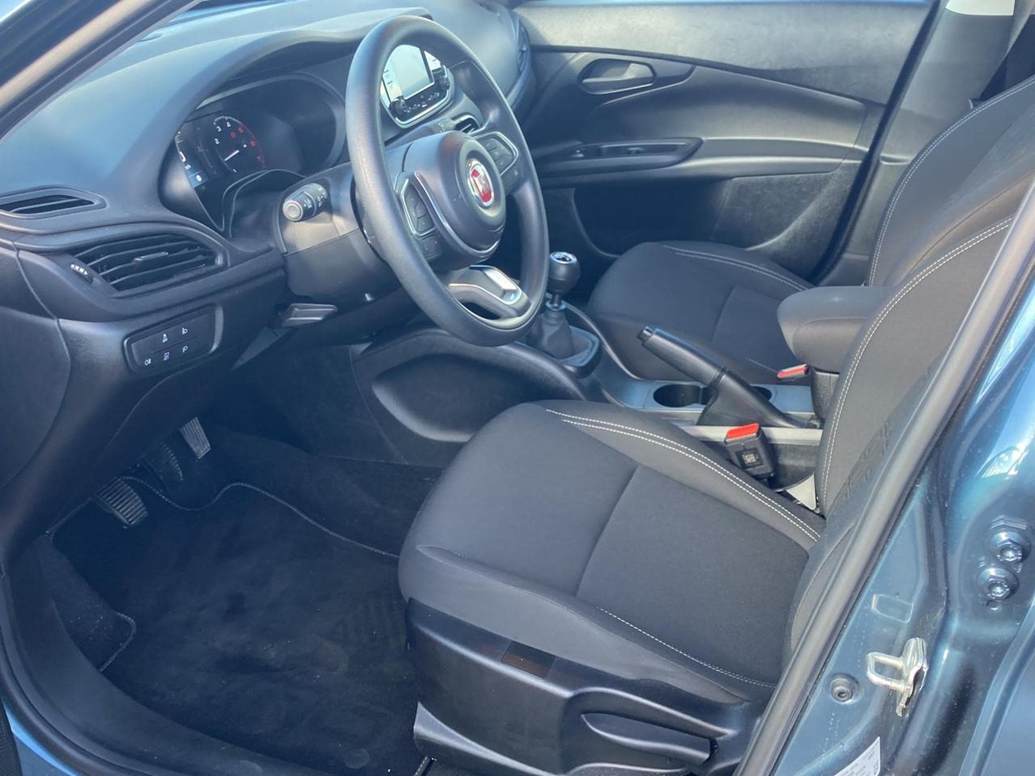 Fiat TIPO 1.6 MULTIJET 130 (2024) - Foto 14