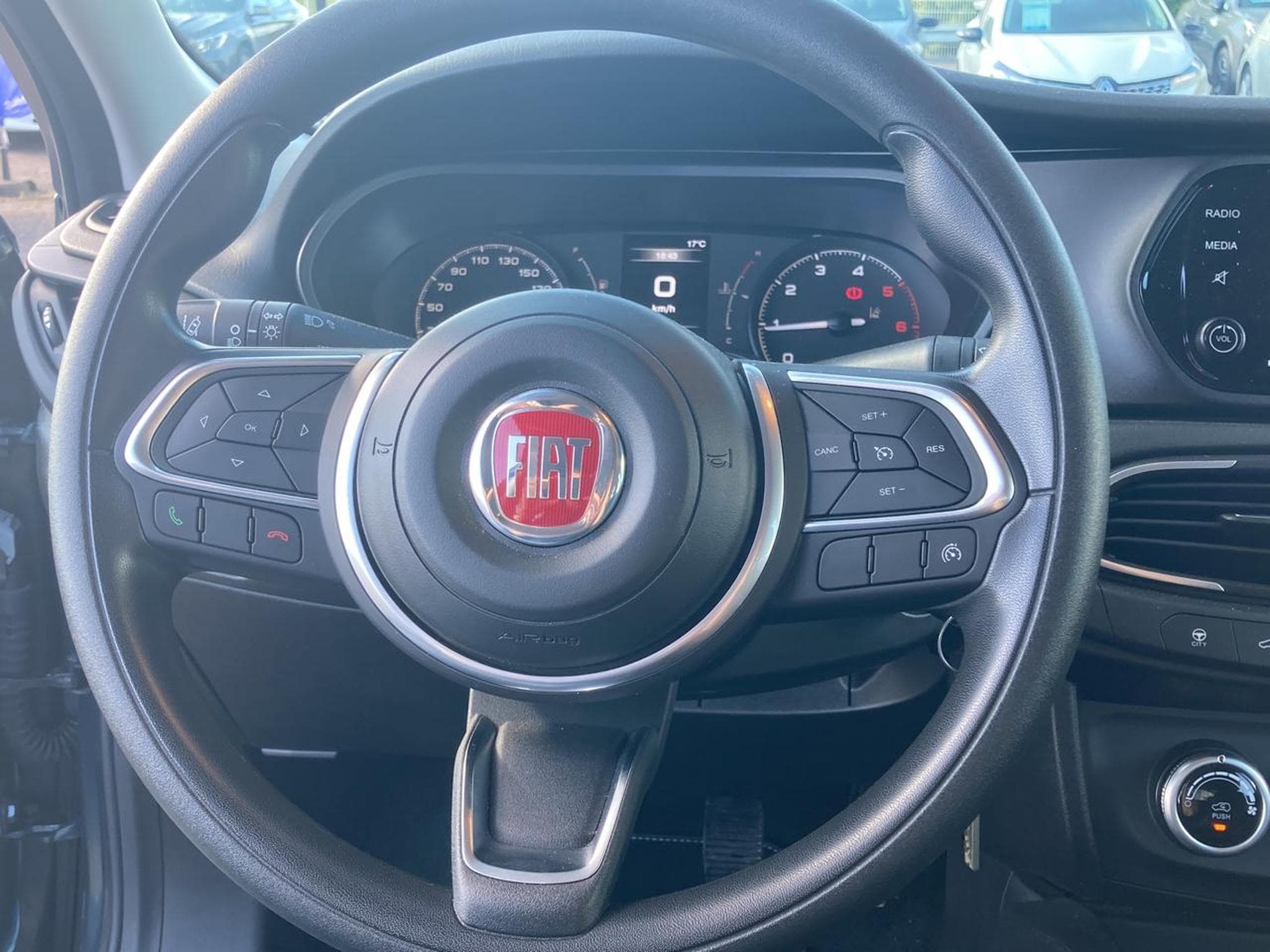 Fiat TIPO 1.6 MULTIJET 130 (2024) - Foto 15
