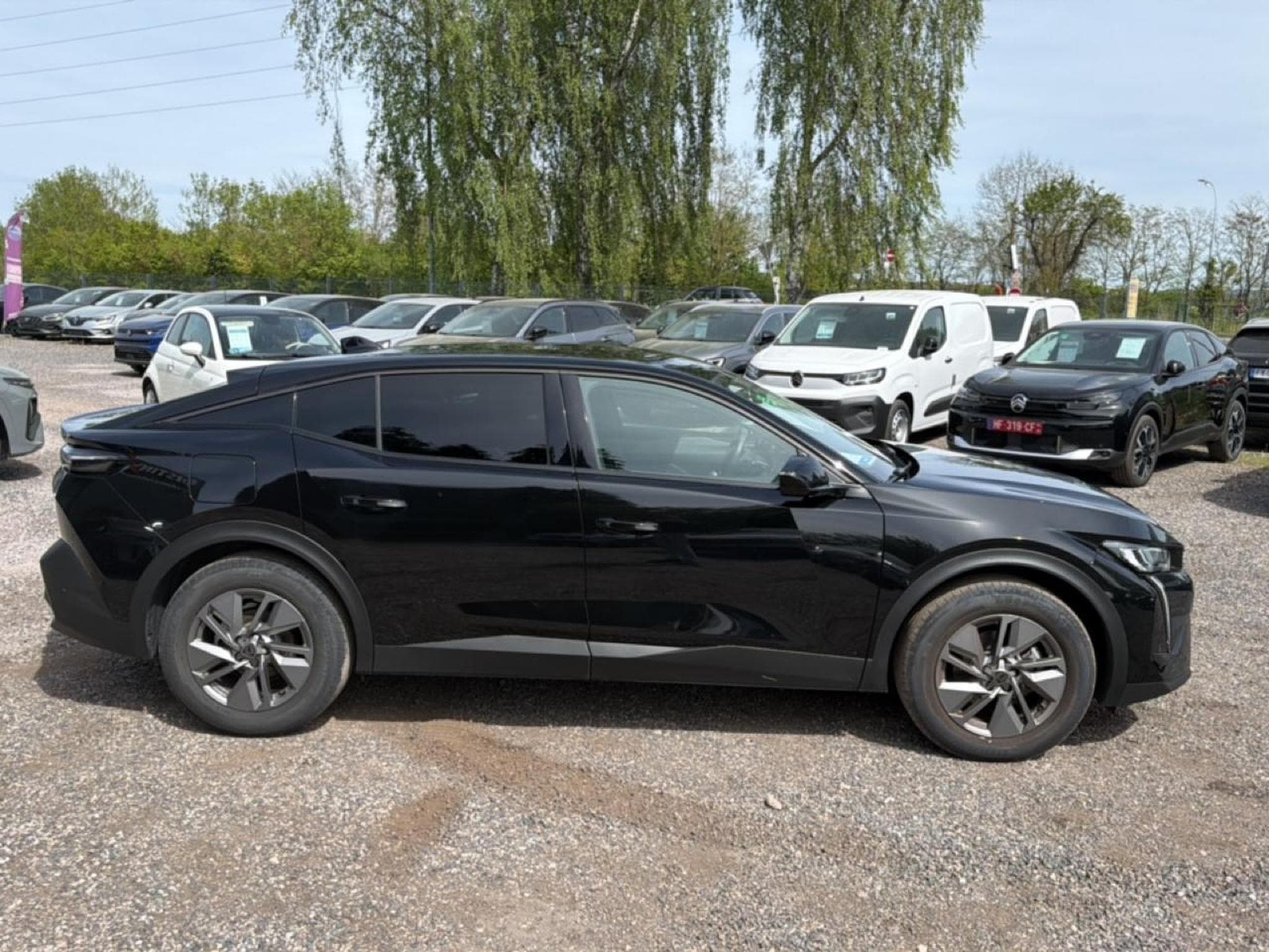 Peugeot 408 HYBRID 136 ALLURE E-DCS6 (2024) - Foto 4