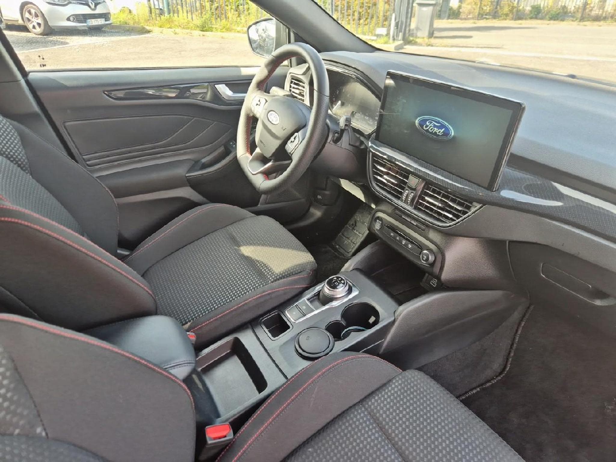 Ford Focus 1.5 ECOBLUE 115 ST-LINE BVA8 (2024) - Foto 11