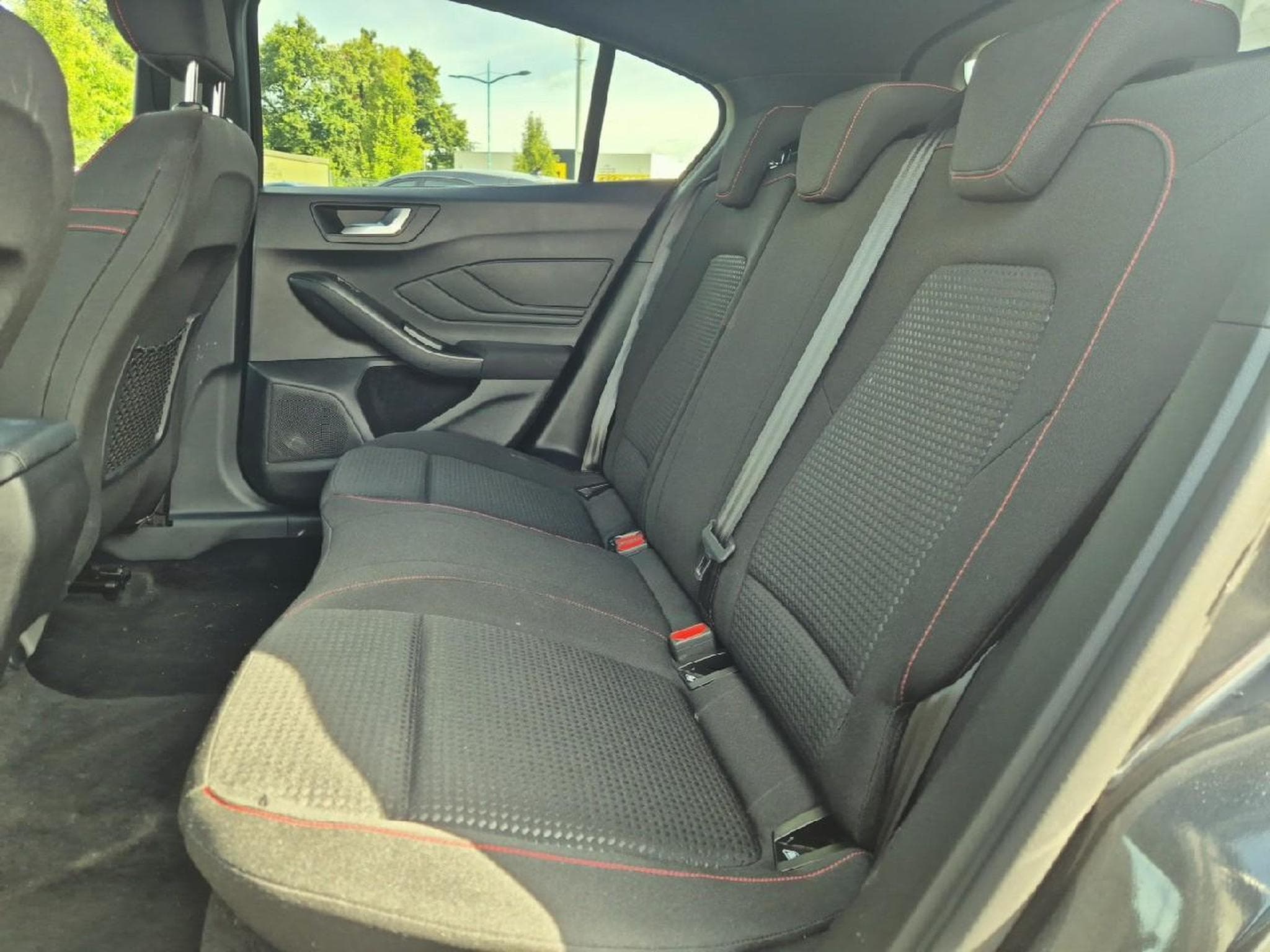 Ford Focus 1.5 ECOBLUE 115 ST-LINE BVA8 (2024) - Foto 13