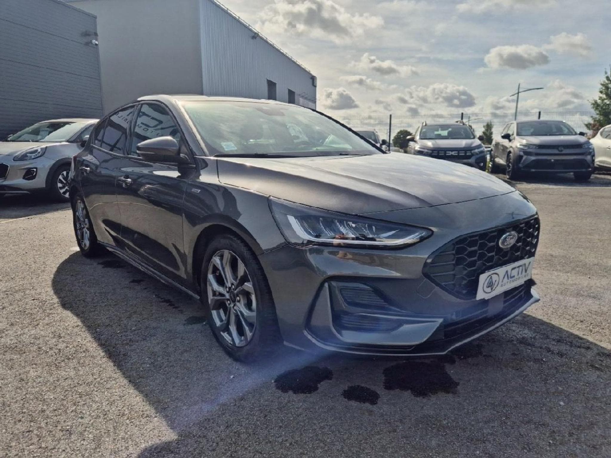 Ford Focus 1.5 ECOBLUE 115 ST-LINE BVA8 (2024) - Foto 3