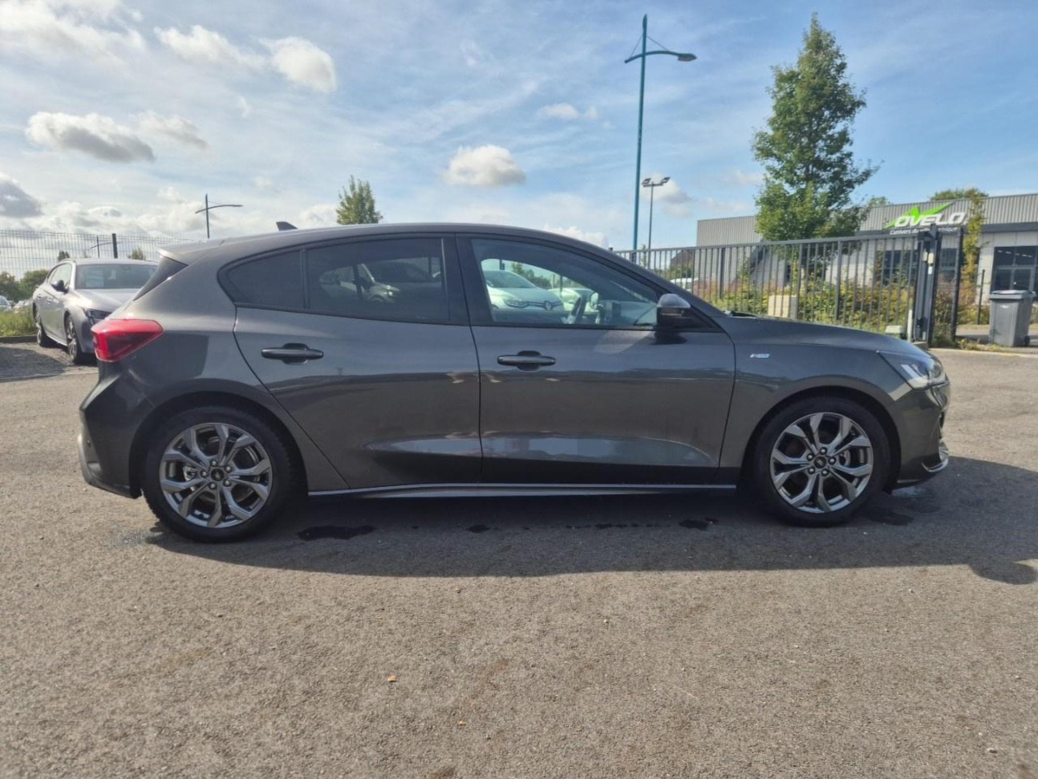 Ford Focus 1.5 ECOBLUE 115 ST-LINE BVA8 (2024) - Foto 4