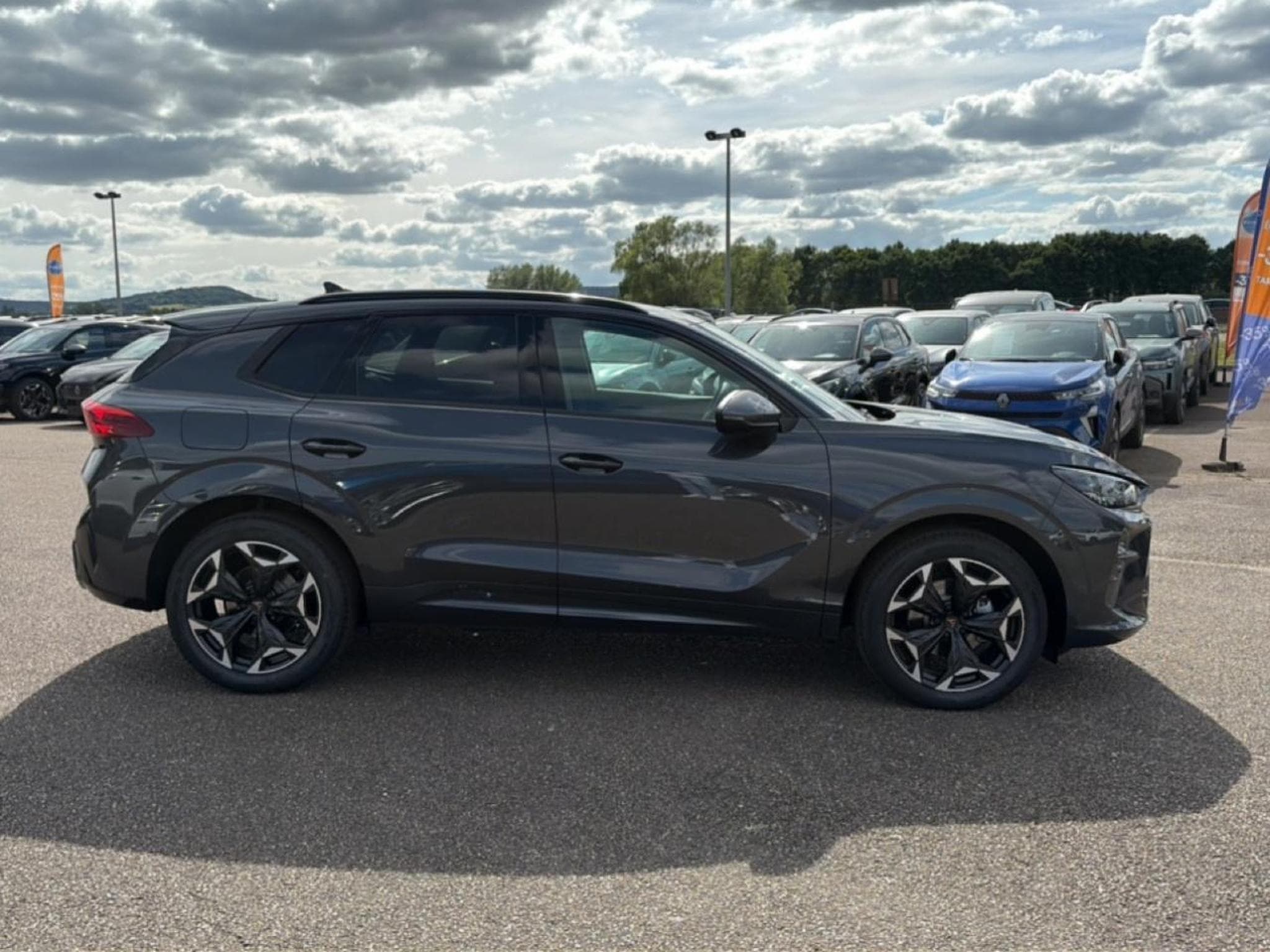 Cupra TERRAMAR 1.5 ETSI HYBRID 150 V DSG7 (2026) - Photo 4
