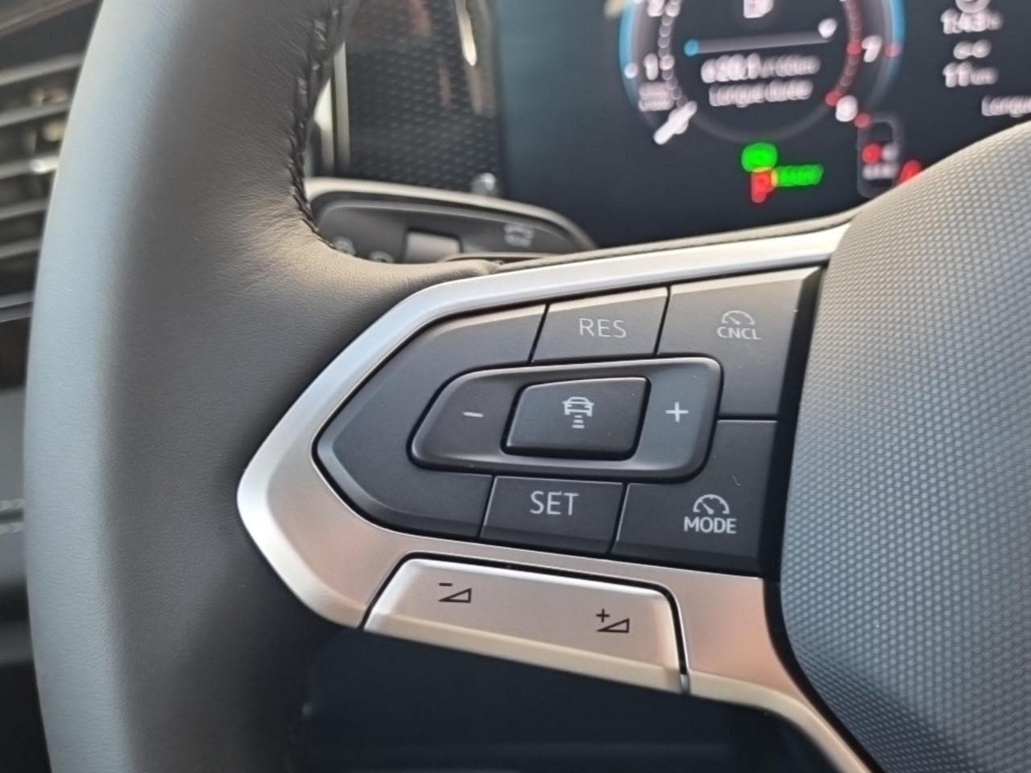 VW TIGUAN 1.5 ETSI 150 LIFE DSG7 (2025) - Foto 18