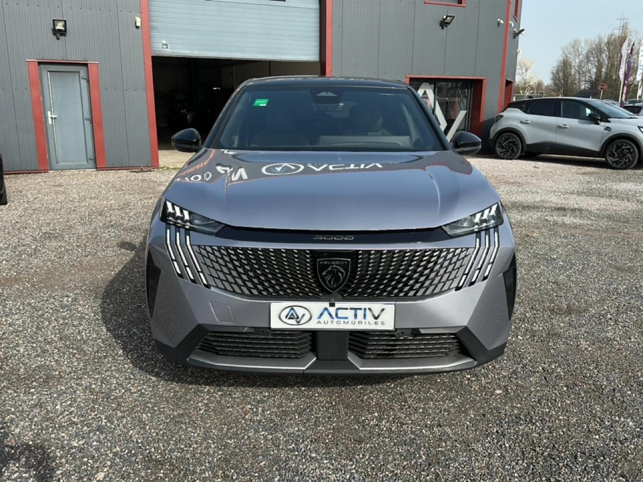 Peugeot 3008 1.2 HYBRID 145 GT E-DCS6 (2025) - Foto 2