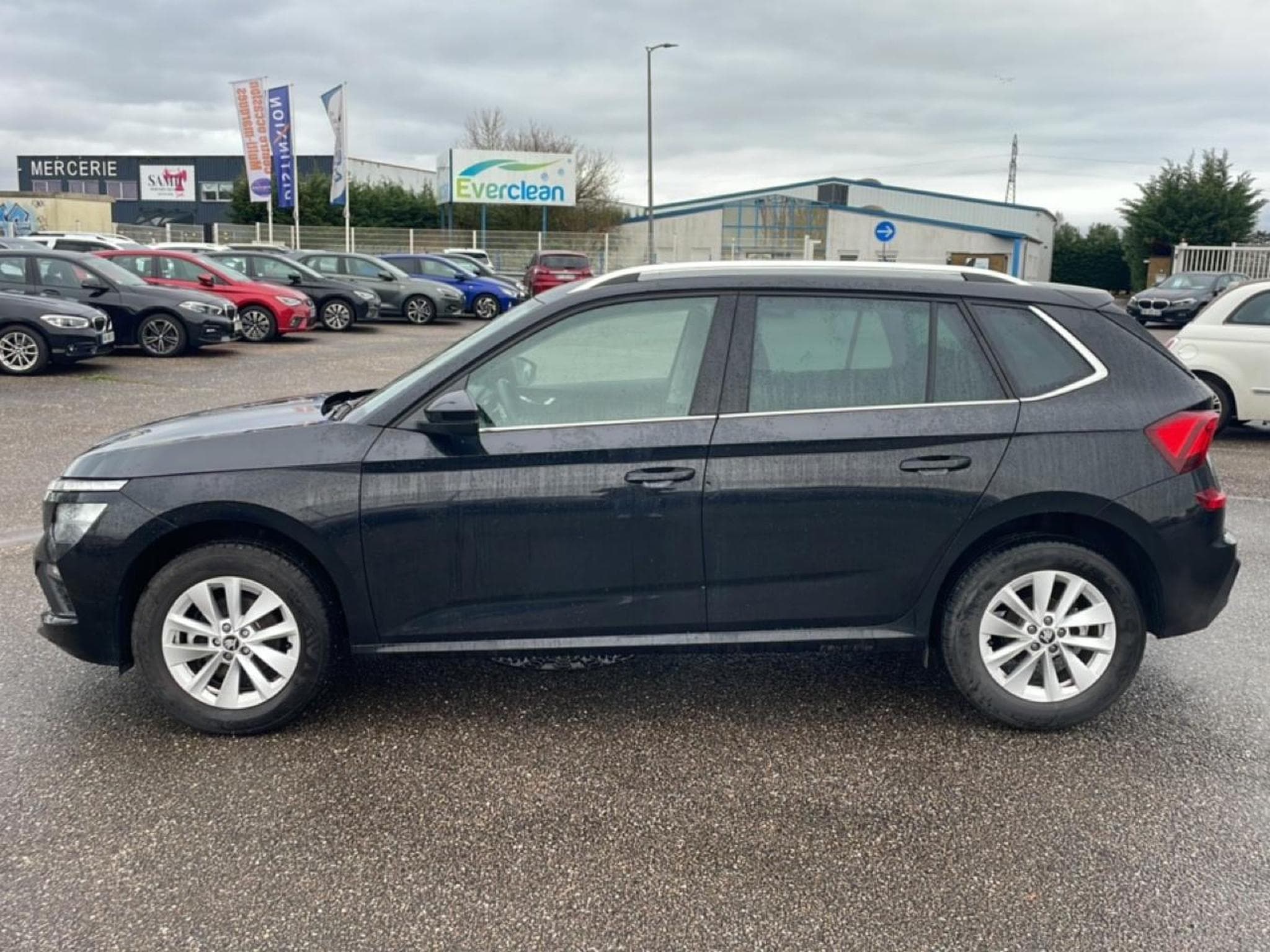 Skoda KAMIQ 1.0 TSI 116 SELECTION DSG7 (2025) - Foto 8