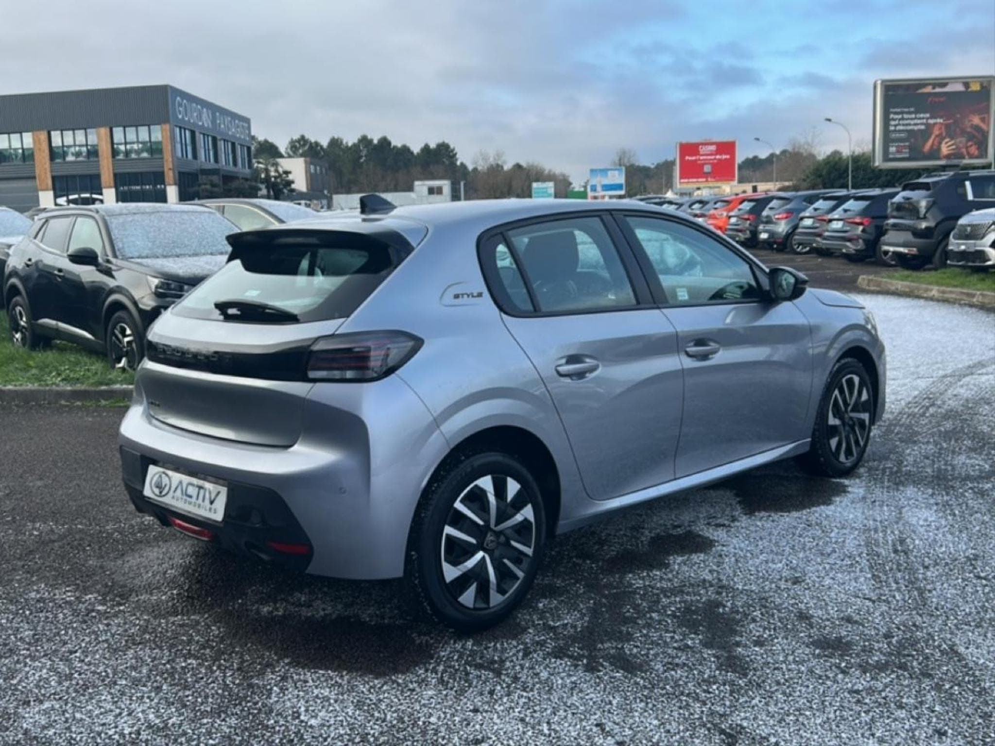 Peugeot 208 1.2 100 STYLE (2025) - Foto 5