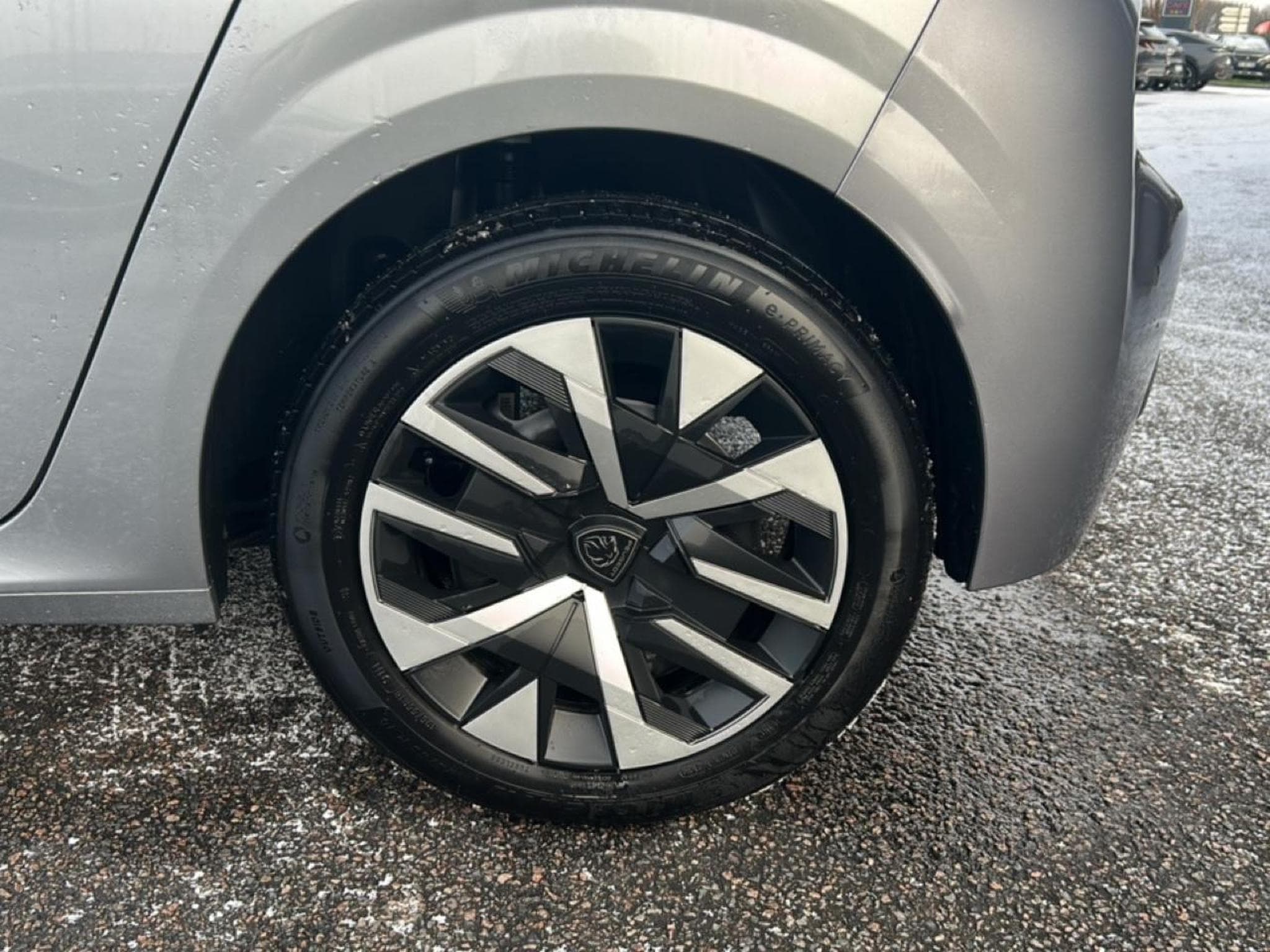 Peugeot 208 1.2 100 STYLE (2025) - Foto 9