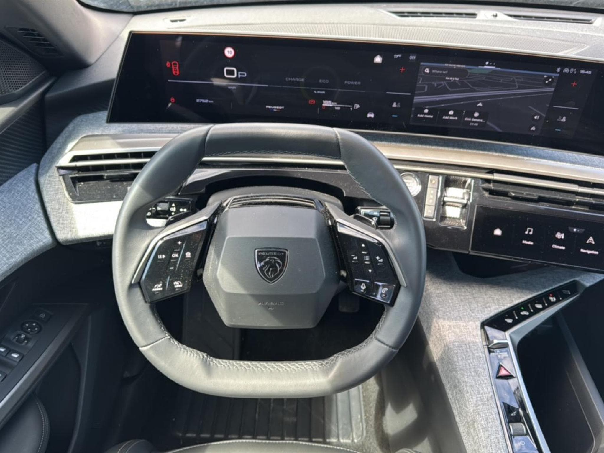 Peugeot 5008 HYBRID 145 ALLURE E-DCS6 (2025) - Foto 11
