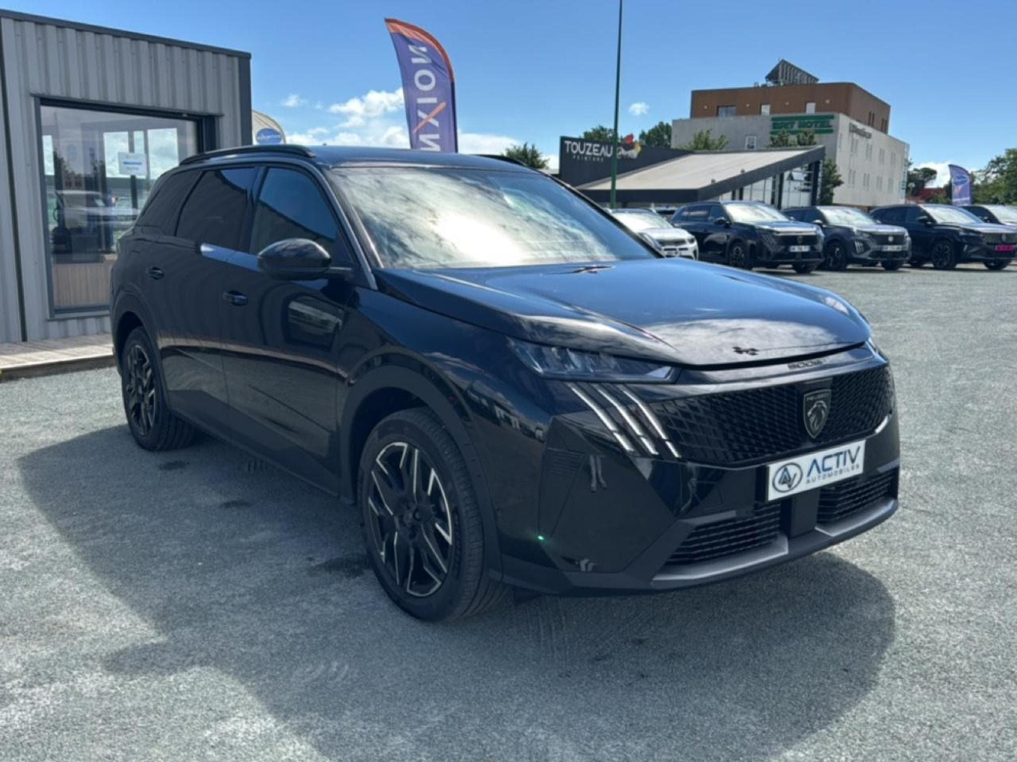 Peugeot 5008 HYBRID 145 ALLURE E-DCS6 (2025) - Foto 3