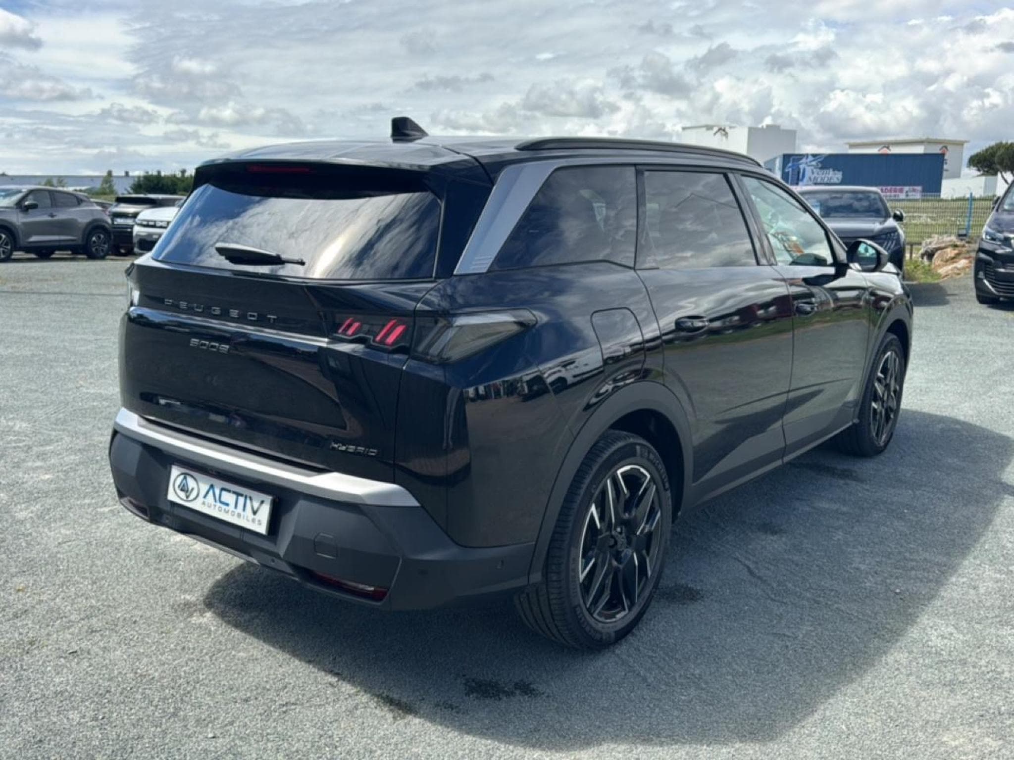 Peugeot 5008 HYBRID 145 ALLURE E-DCS6 (2025) - Foto 5