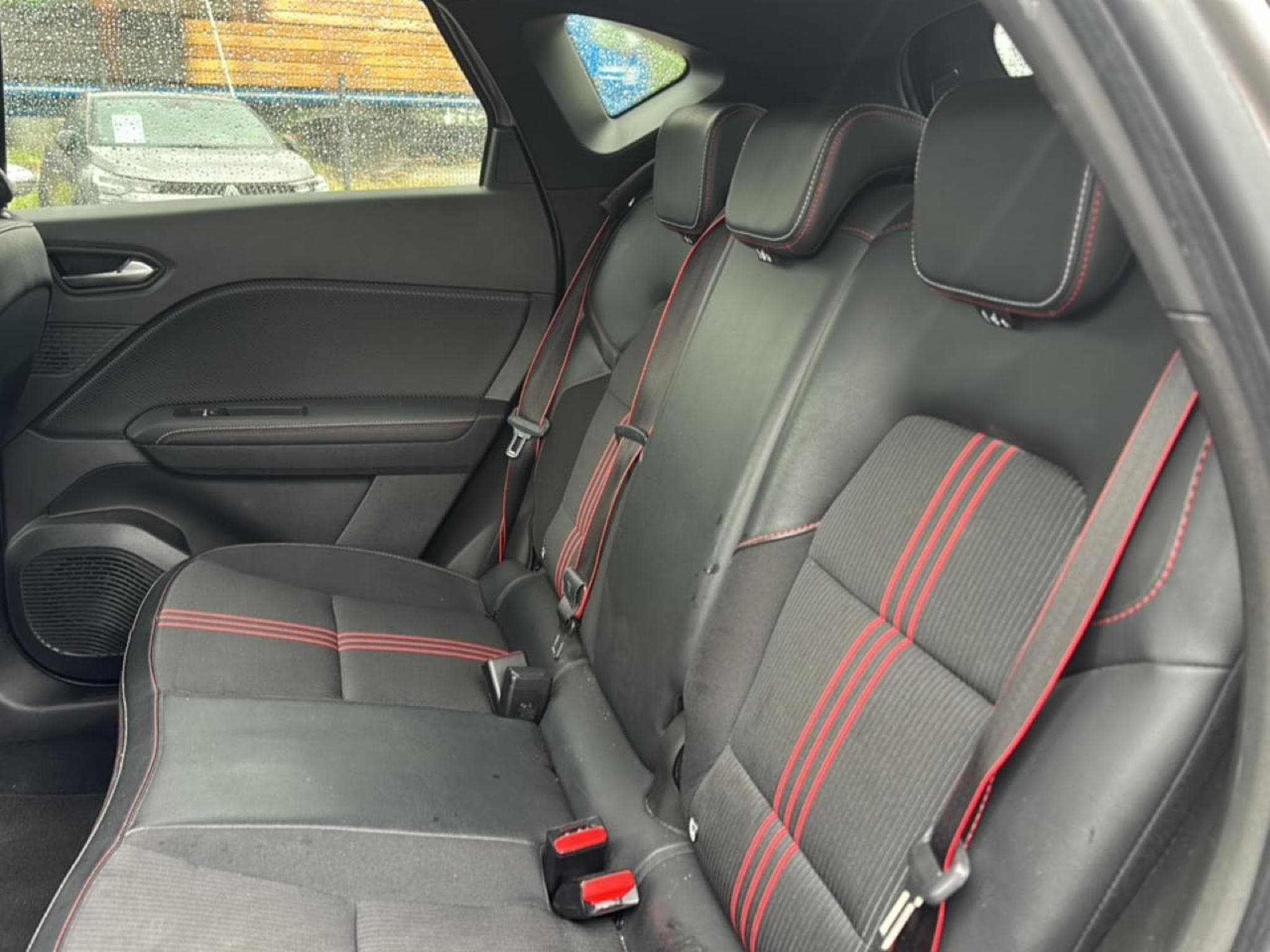 Renault CAPTUR II 1.6 E-TECH HYBRIDE 145 RS LINE (2022) - Foto 11