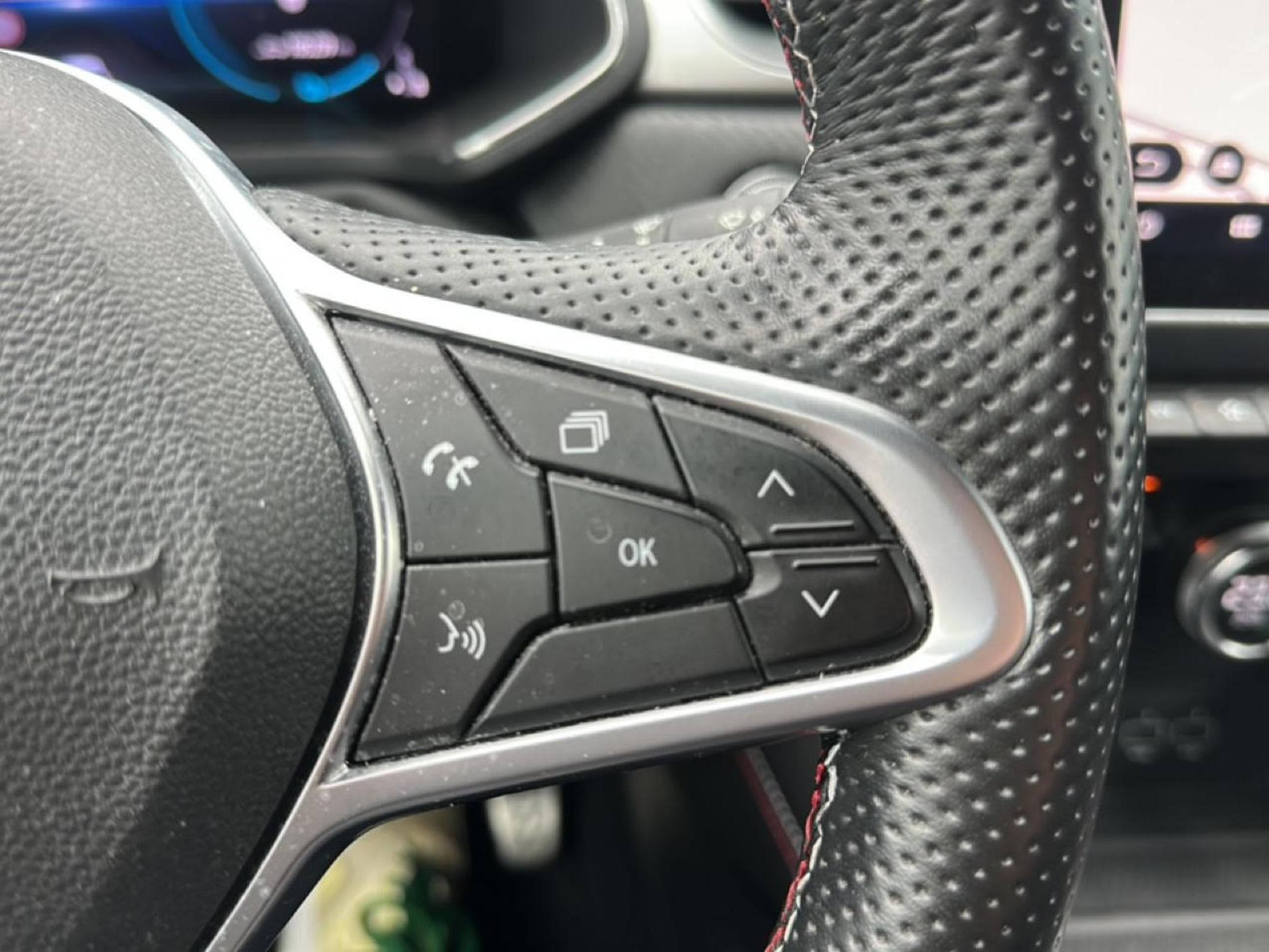 Renault CAPTUR II 1.6 E-TECH HYBRIDE 145 RS LINE (2022) - Foto 15