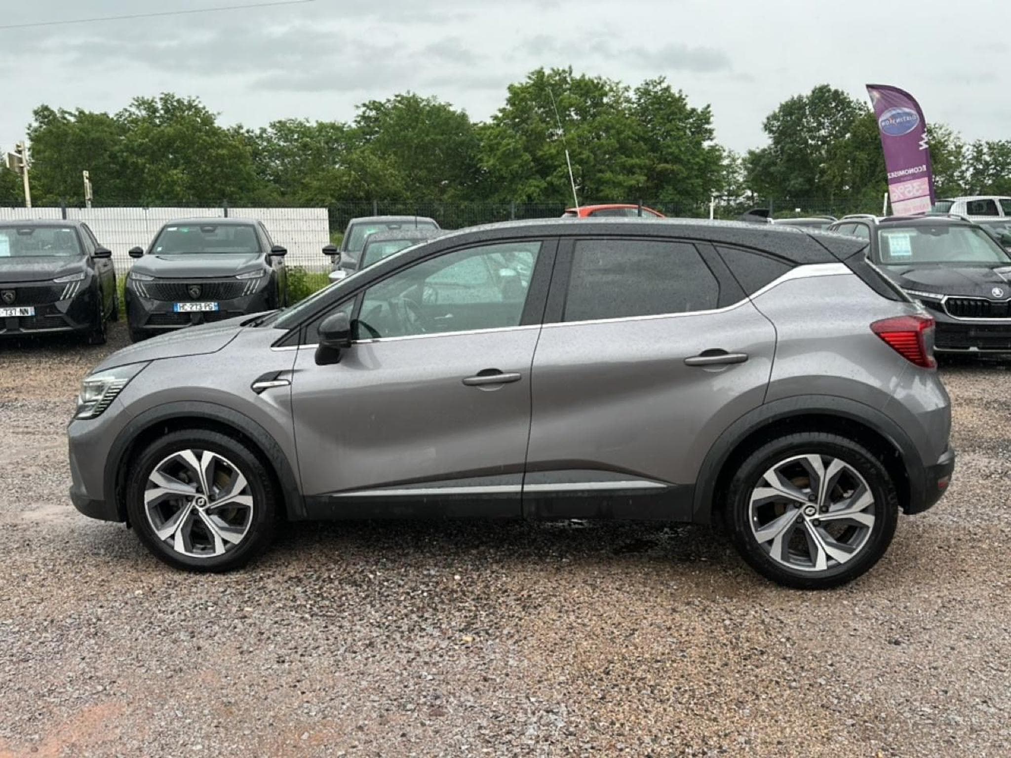 Renault CAPTUR II 1.6 E-TECH HYBRIDE 145 RS LINE (2022) - Foto 8