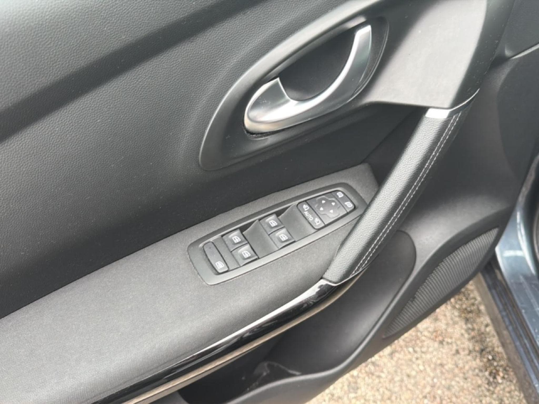 Renault KADJAR 1.3 TCE 140 FAP EVOLUTION EDC (2022) - Foto 11