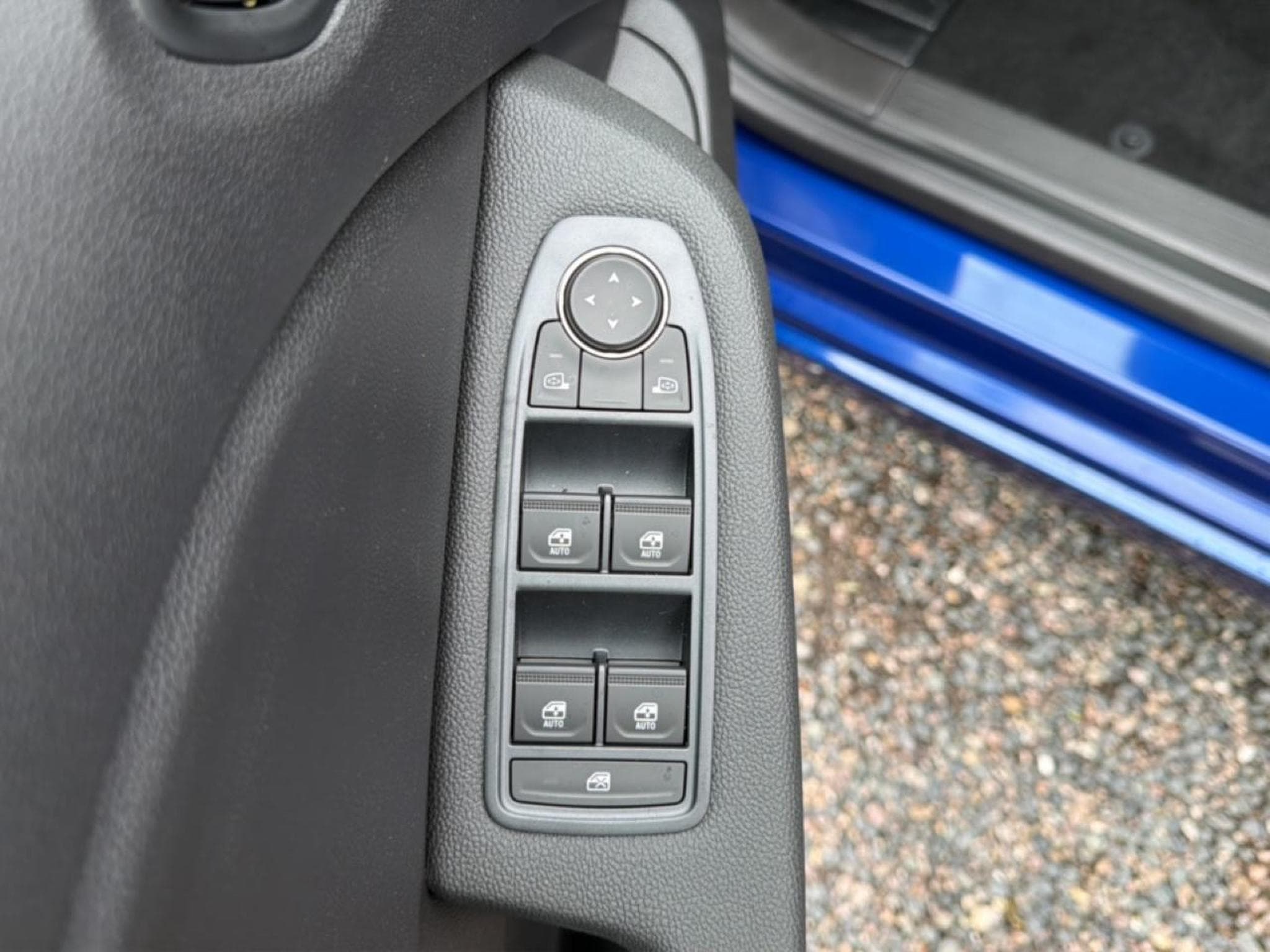 Renault CLIO V 1.0 TCE 90 EVOLUTION (2026) - Photo 17