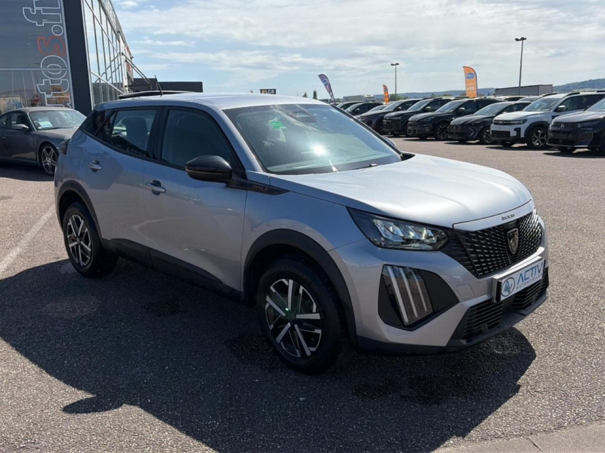 Peugeot 2008 1.2 100 STYLE (2025) - Photo 3