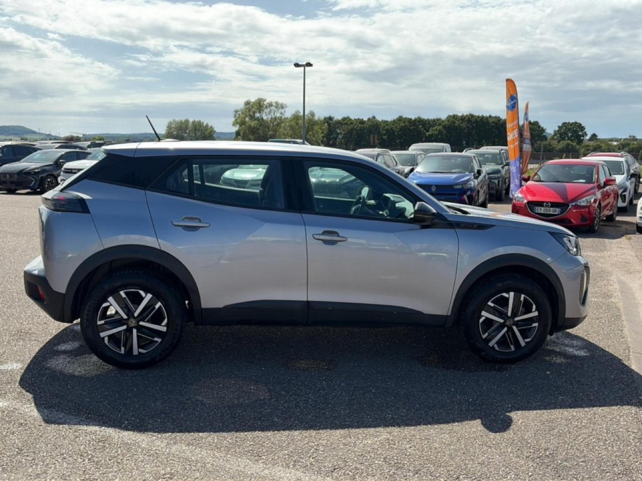 Peugeot 2008 1.2 100 STYLE (2025) - Photo 4