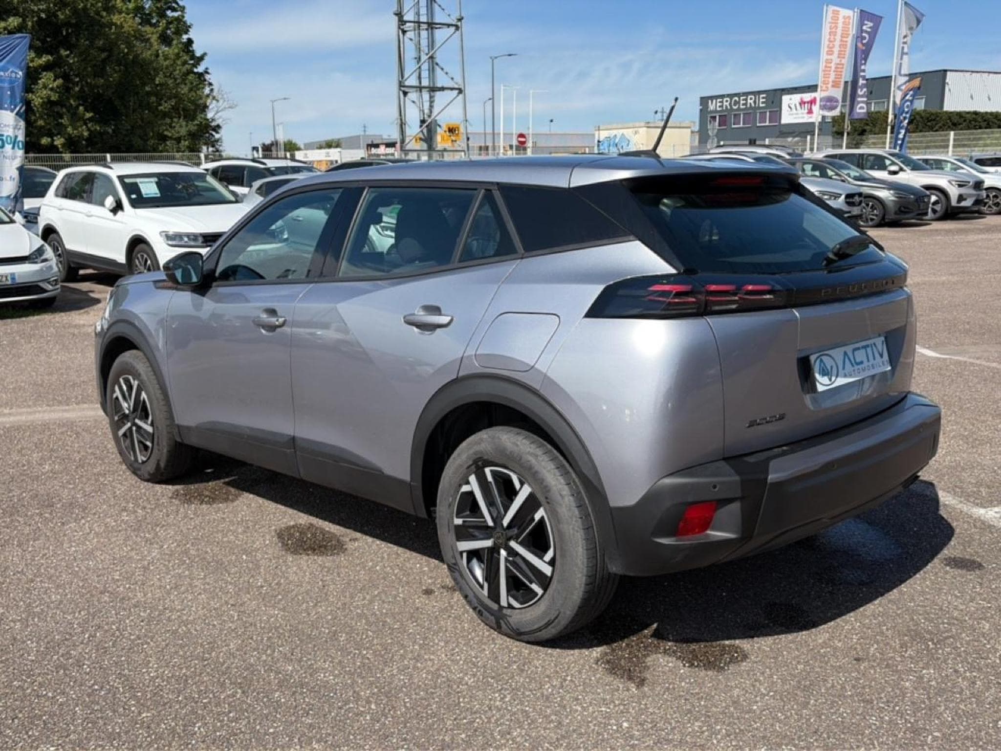 Peugeot 2008 1.2 100 STYLE (2025) - Photo 7