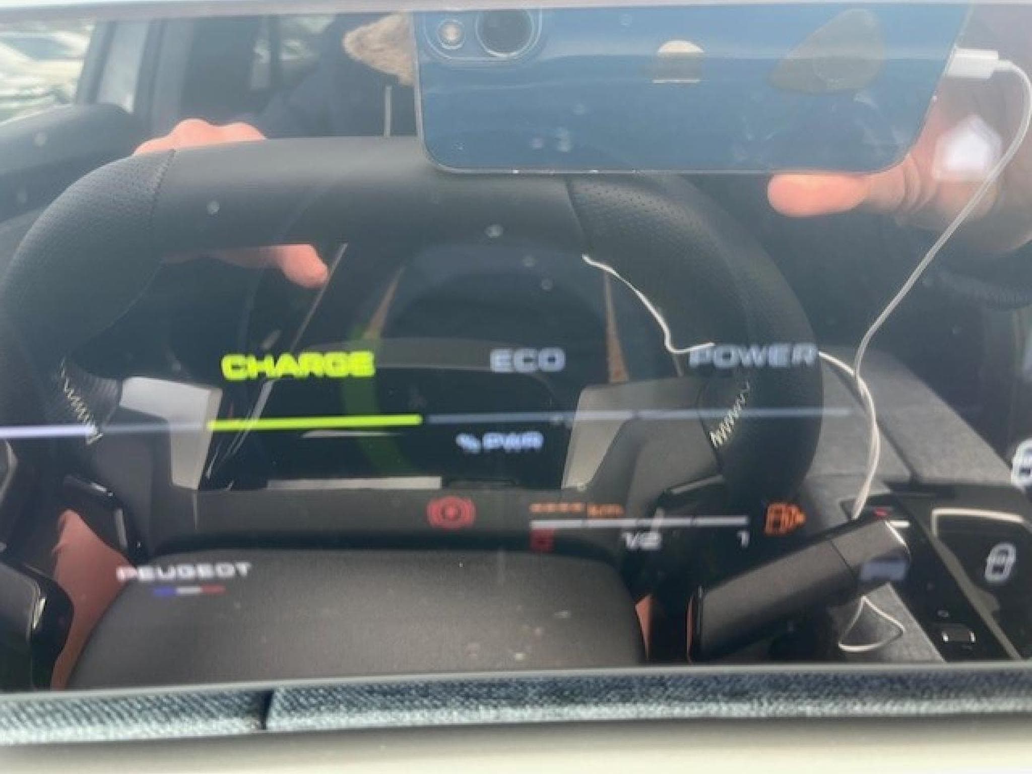 Peugeot 3008 1.2 HYBRID 136 GT E-DCS6 (2025) - Foto 10