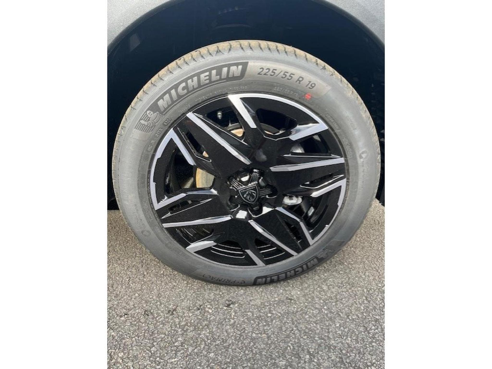 Peugeot 3008 1.2 HYBRID 136 GT E-DCS6 (2025) - Foto 12