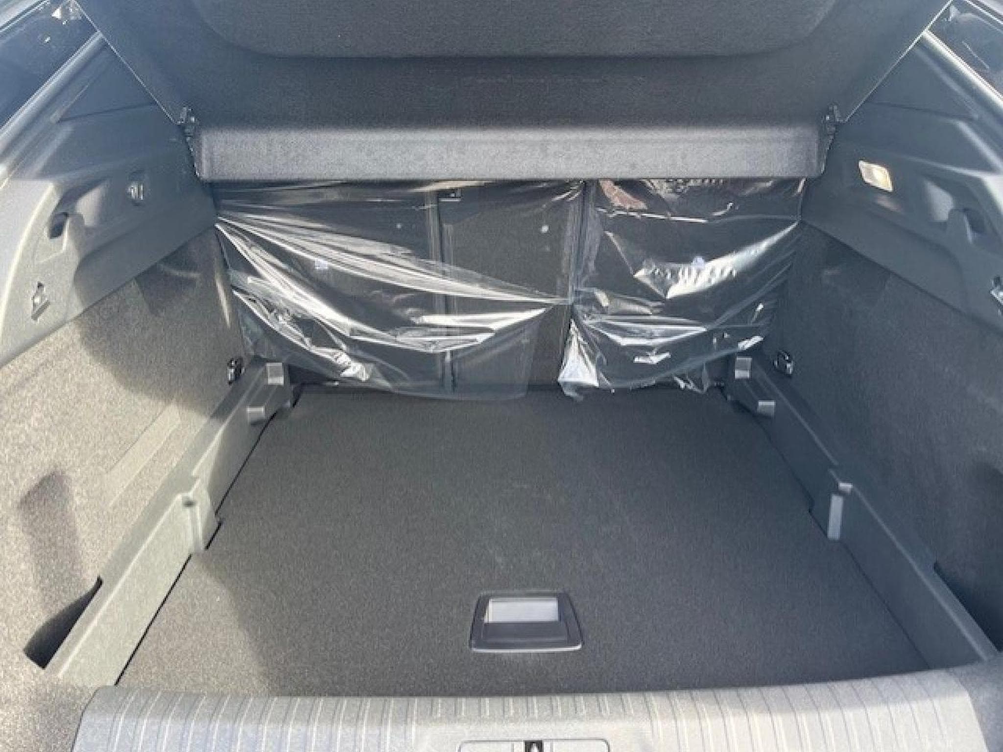 Peugeot 3008 1.2 HYBRID 136 GT E-DCS6 (2025) - Foto 14