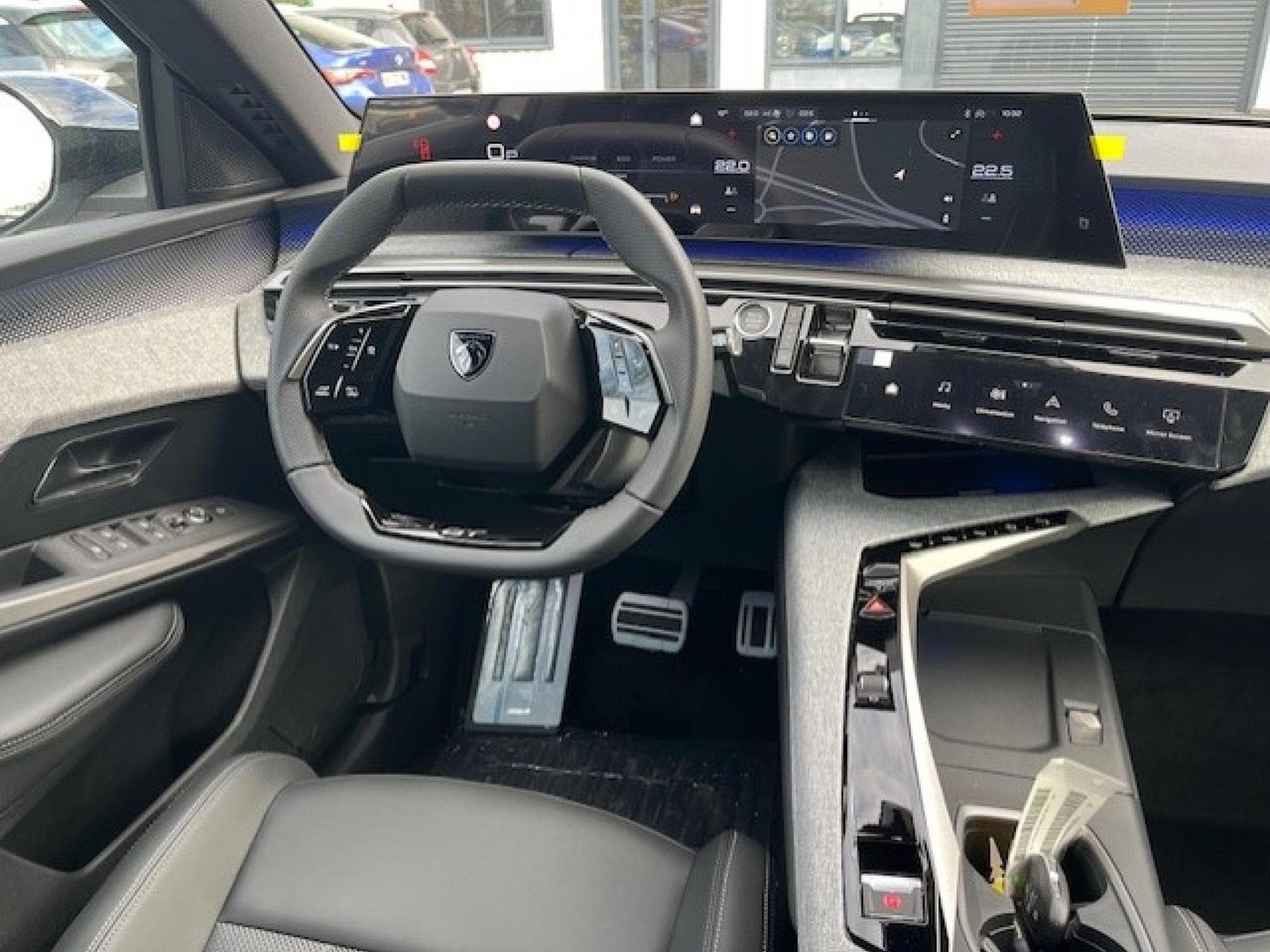 Peugeot 3008 1.2 HYBRID 136 GT E-DCS6 (2025) - Foto 6