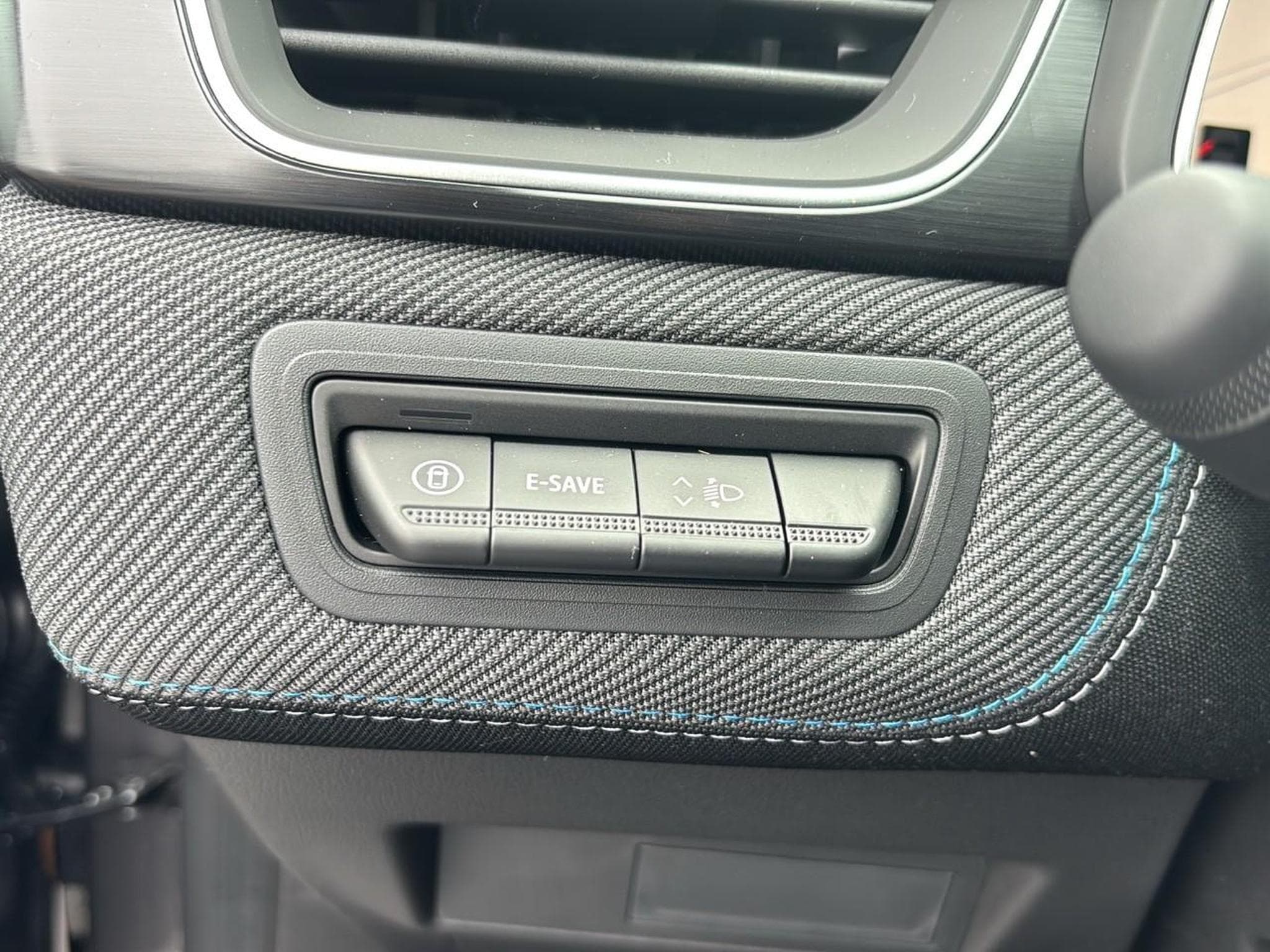 Renault CAPTUR II 1.8 E-TECH FULL HYBRID 160 ESPRIT ALPINE (2025) - Photo 12