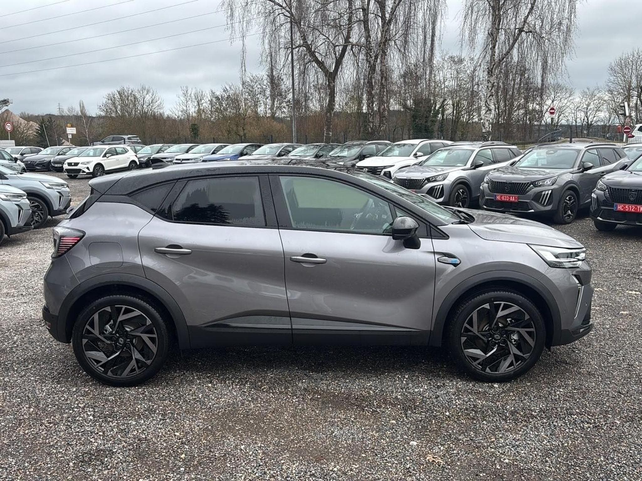 Renault CAPTUR II 1.8 E-TECH FULL HYBRID 160 ESPRIT ALPINE (2025) - Photo 4