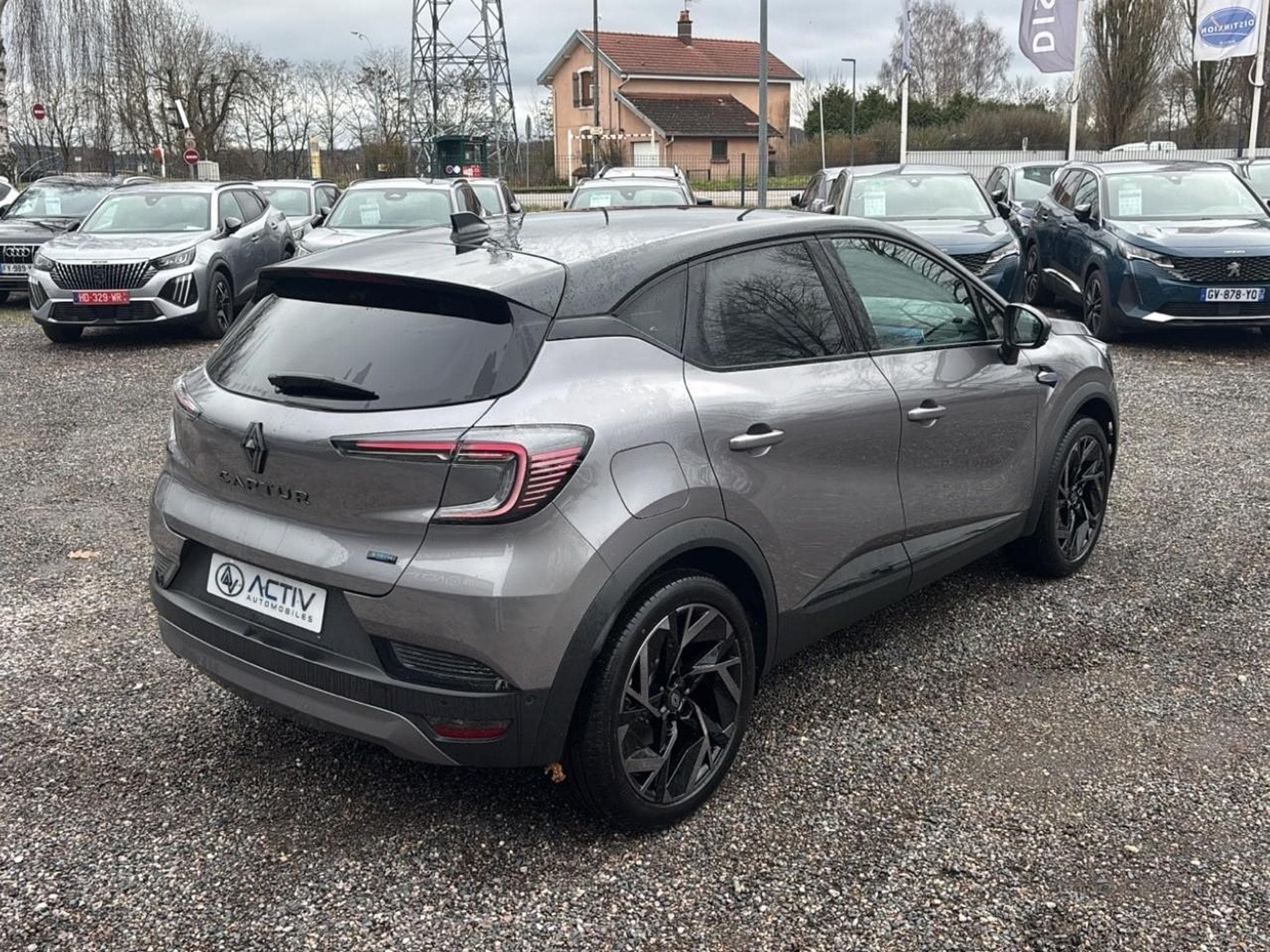 Renault CAPTUR II 1.8 E-TECH FULL HYBRID 160 ESPRIT ALPINE (2025) - Photo 5