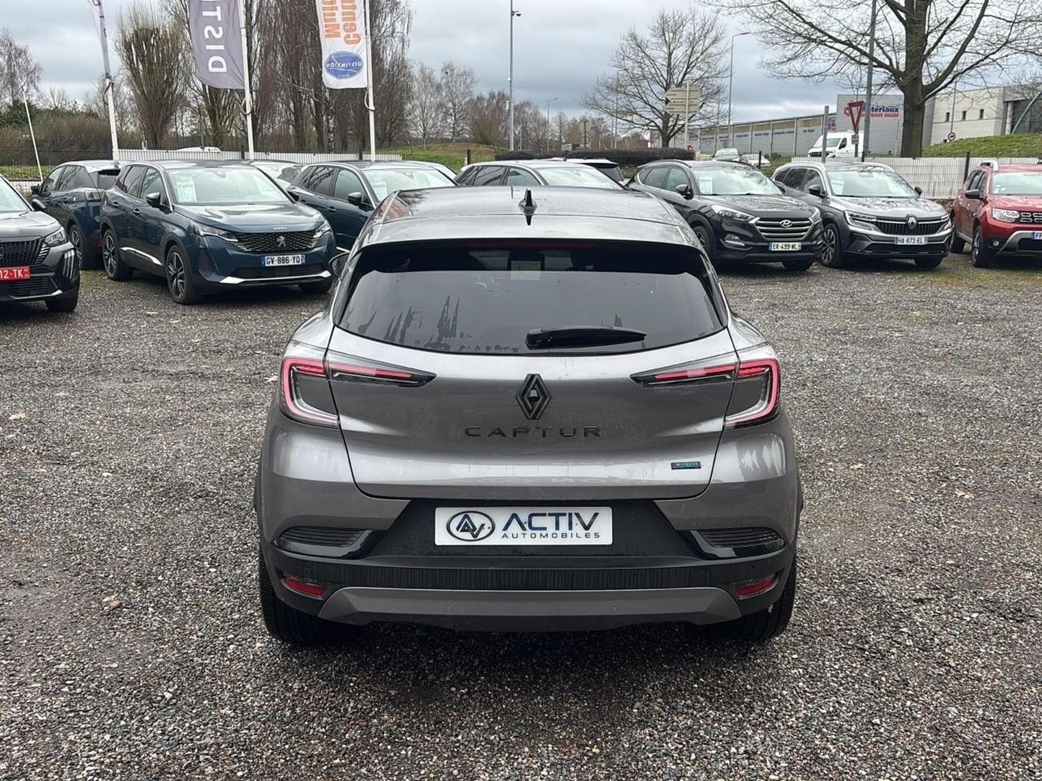 Renault CAPTUR II 1.8 E-TECH FULL HYBRID 160 ESPRIT ALPINE (2025) - Photo 6