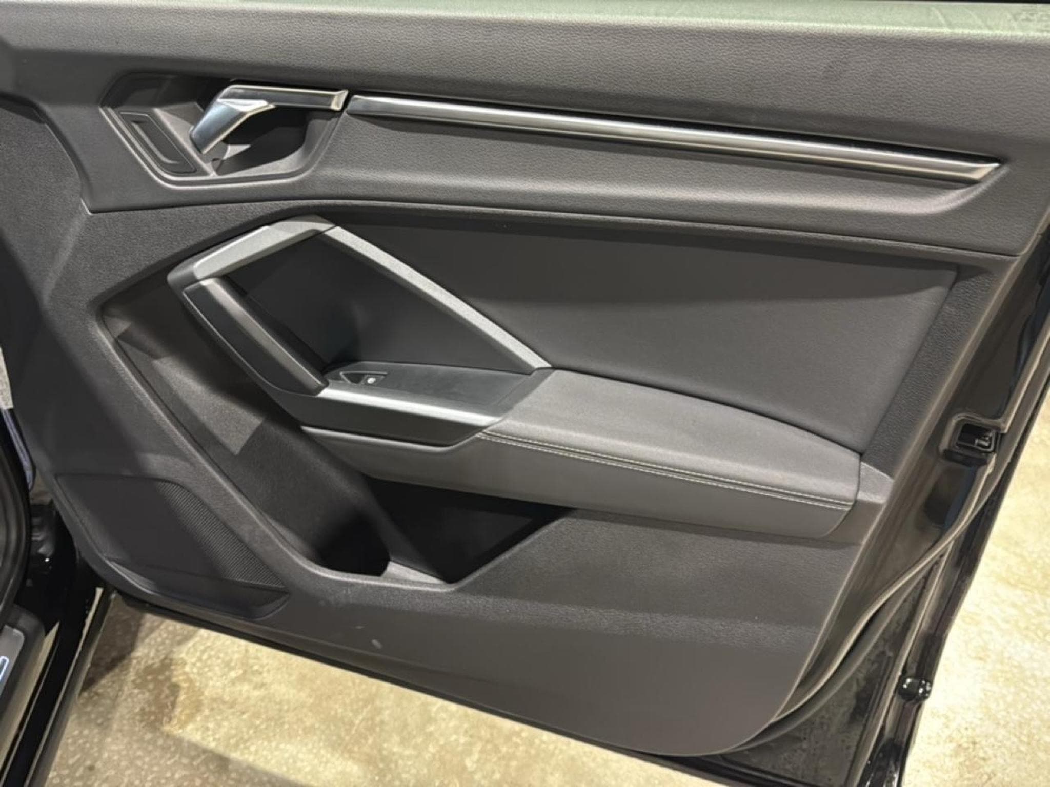 Audi Q3 35 TDI 150 S EDITION S TRONIC 7 (2021) - Photo 18