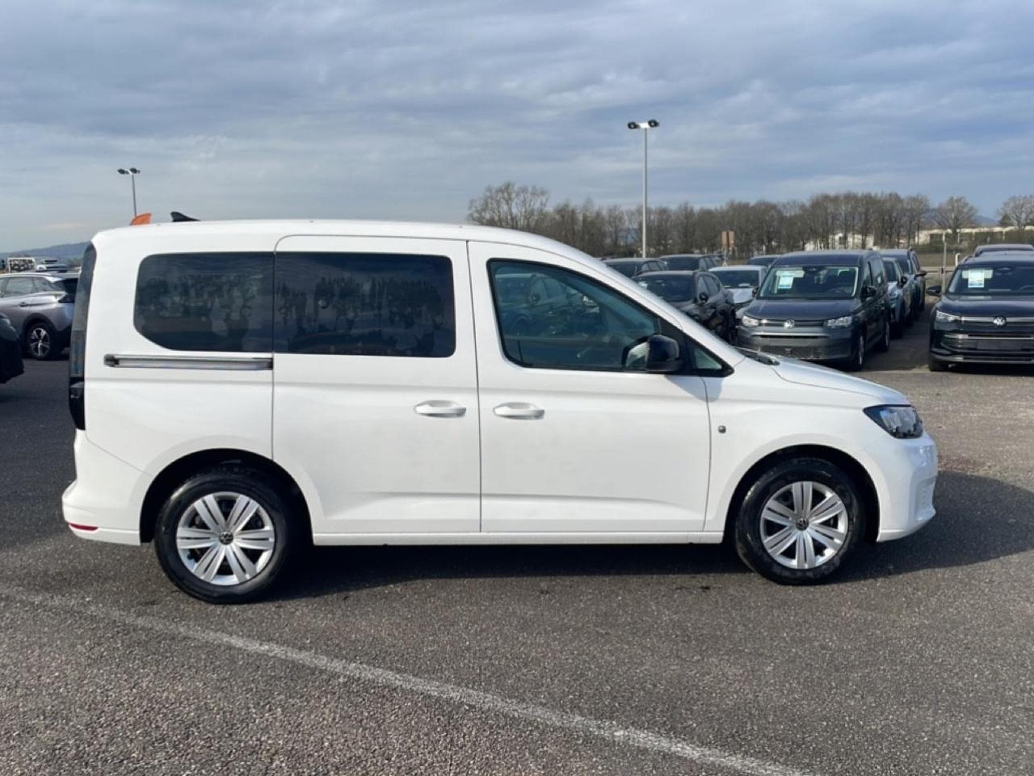 VW CADDY 2.0 TDI 122 DSG7 (2025) - Photo 4